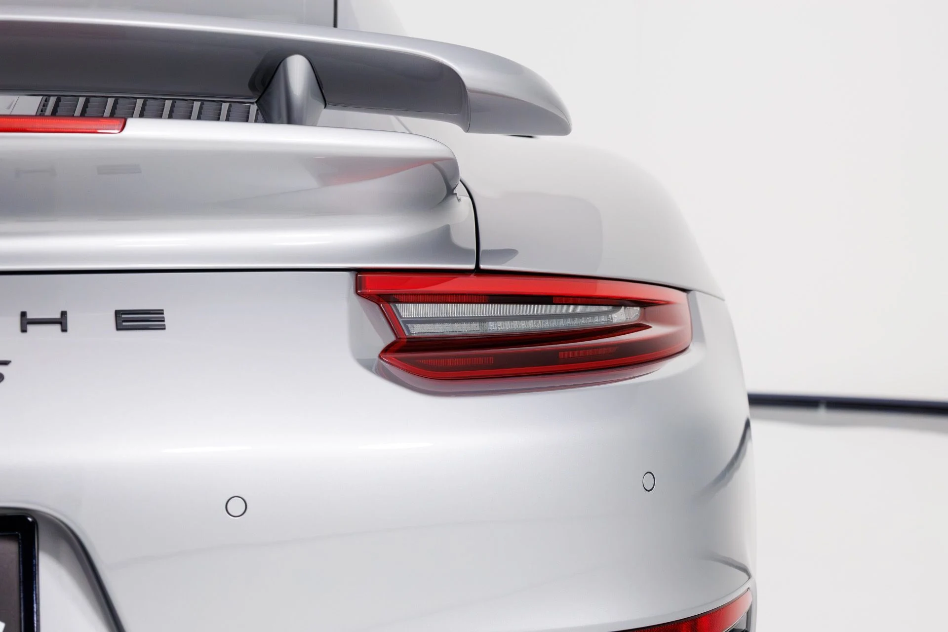 mph063_3728442826_Used_2019_Porsche_911_Turbo_S_1770314085_12948a1277