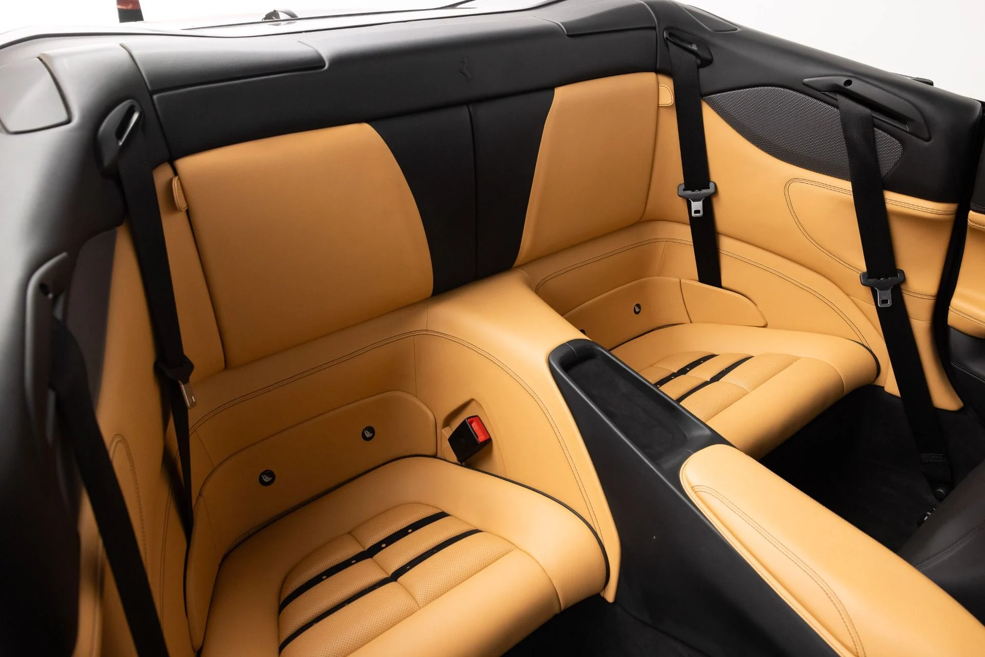 mph063_3730012048_Used_2019_Ferrari_Portofino_1784318320_935eae2524