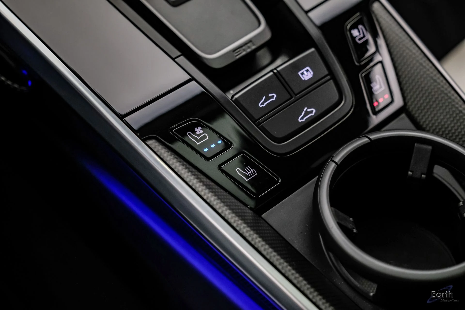 mph063_373518056_56161c277fd2c4bd43ed012602b2b959x_4ccdf0c826