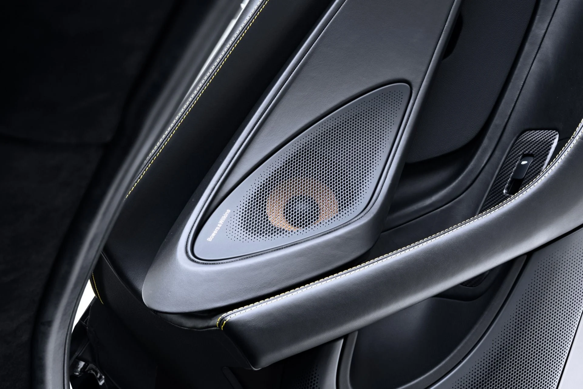 mph063_3786783020_Used_2019_Mc_Laren_570_S_Spider_1771457551_c191a0069e