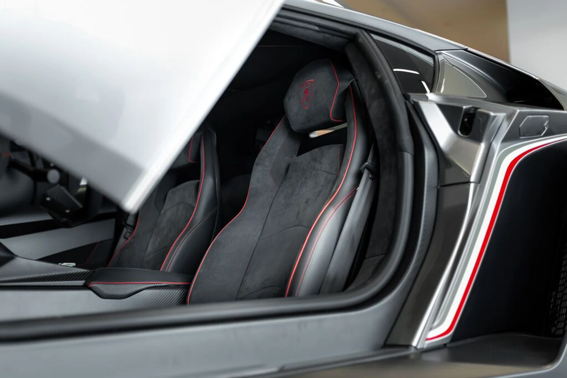 mph063_3831099622_lamborghini_veneno_2014_jpg_v_1779988126_7b4f133dd5