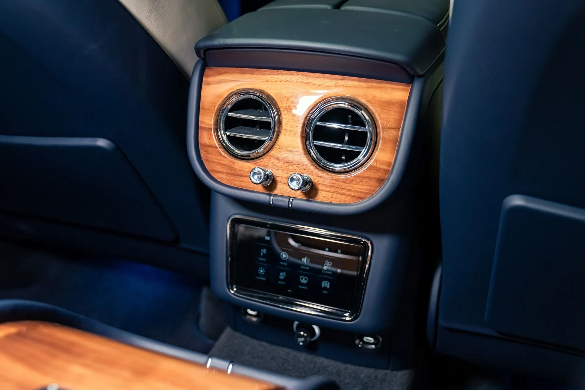 mph063_3849655244_Used_2021_Bentley_Bentayga_V8_First_Edition_MASSIVE_MSRP_Full_Mansory_Kit_1788191906_7e9c3726b6