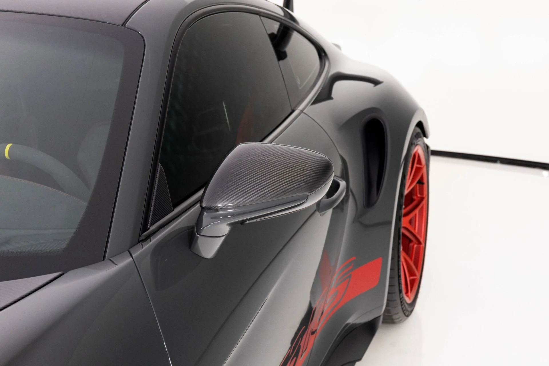 mph063_3851573660_Used_2025_Porsche_911_GT_3_RS_1760657295_5430037e7a