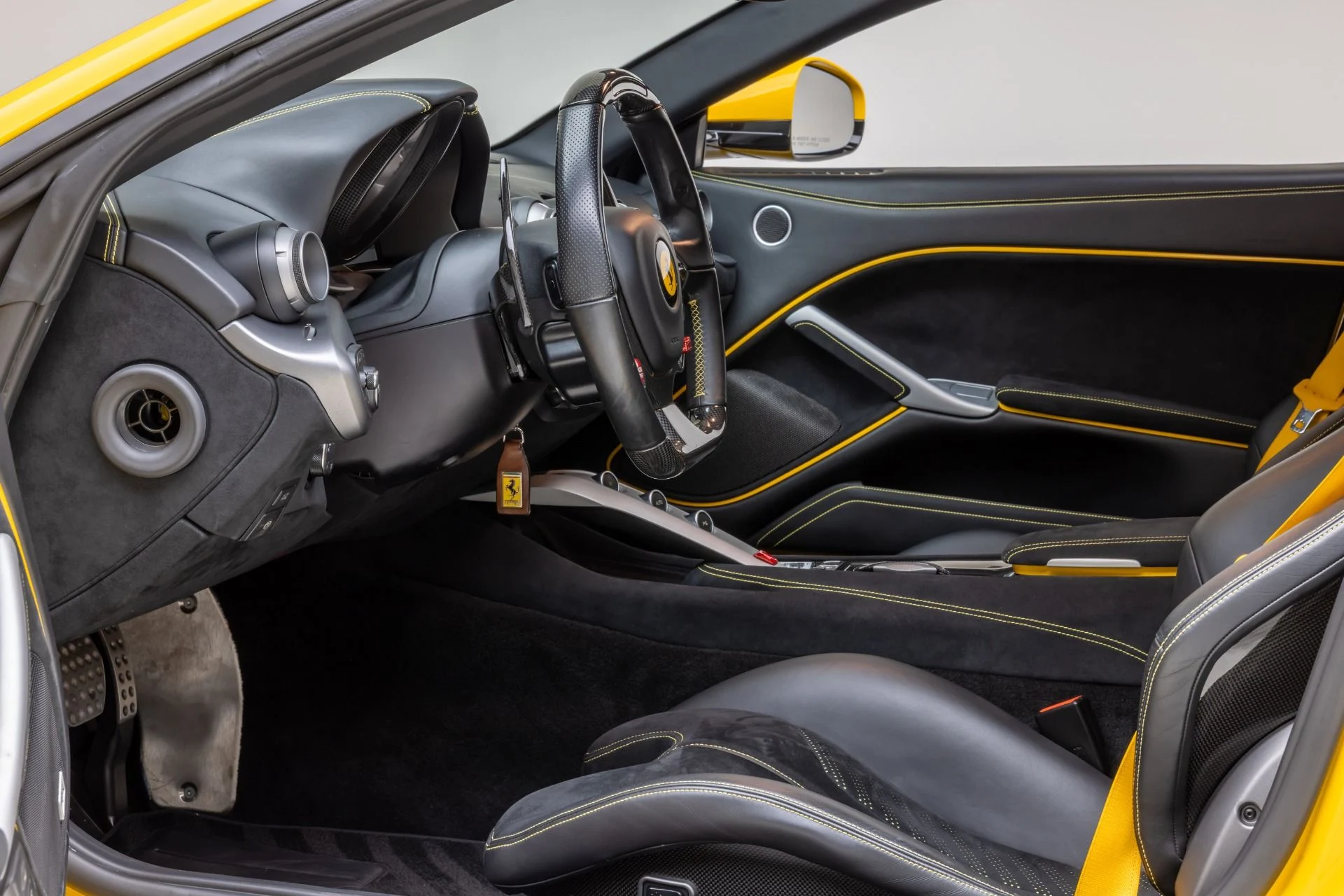 mph063_3858577045_Used_2014_Ferrari_F12berlinetta_1766171664_d030dcf257