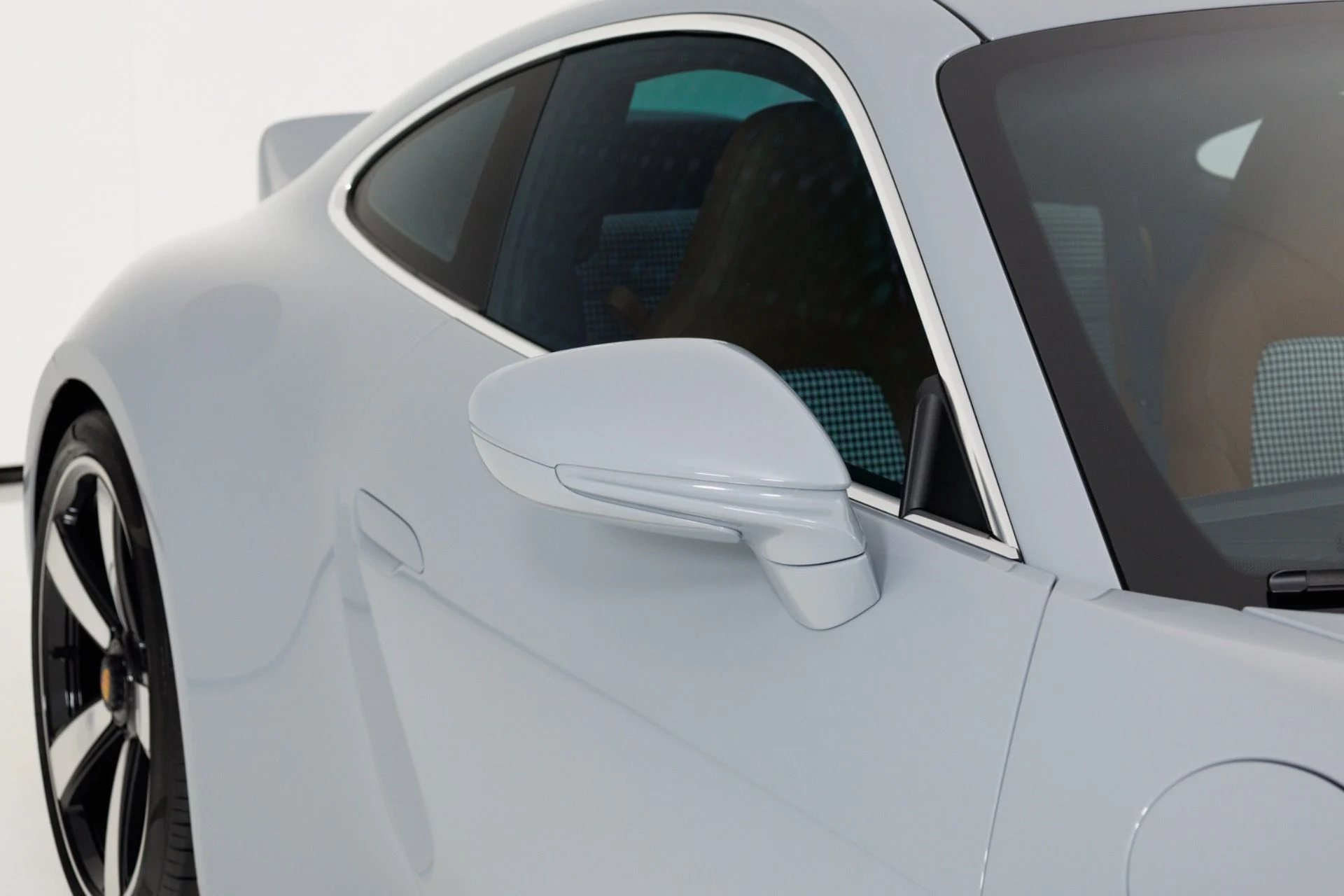 mph063_3860322392_Used_2023_Porsche_911_Sport_Classic_1775497656_bec0f96f3d