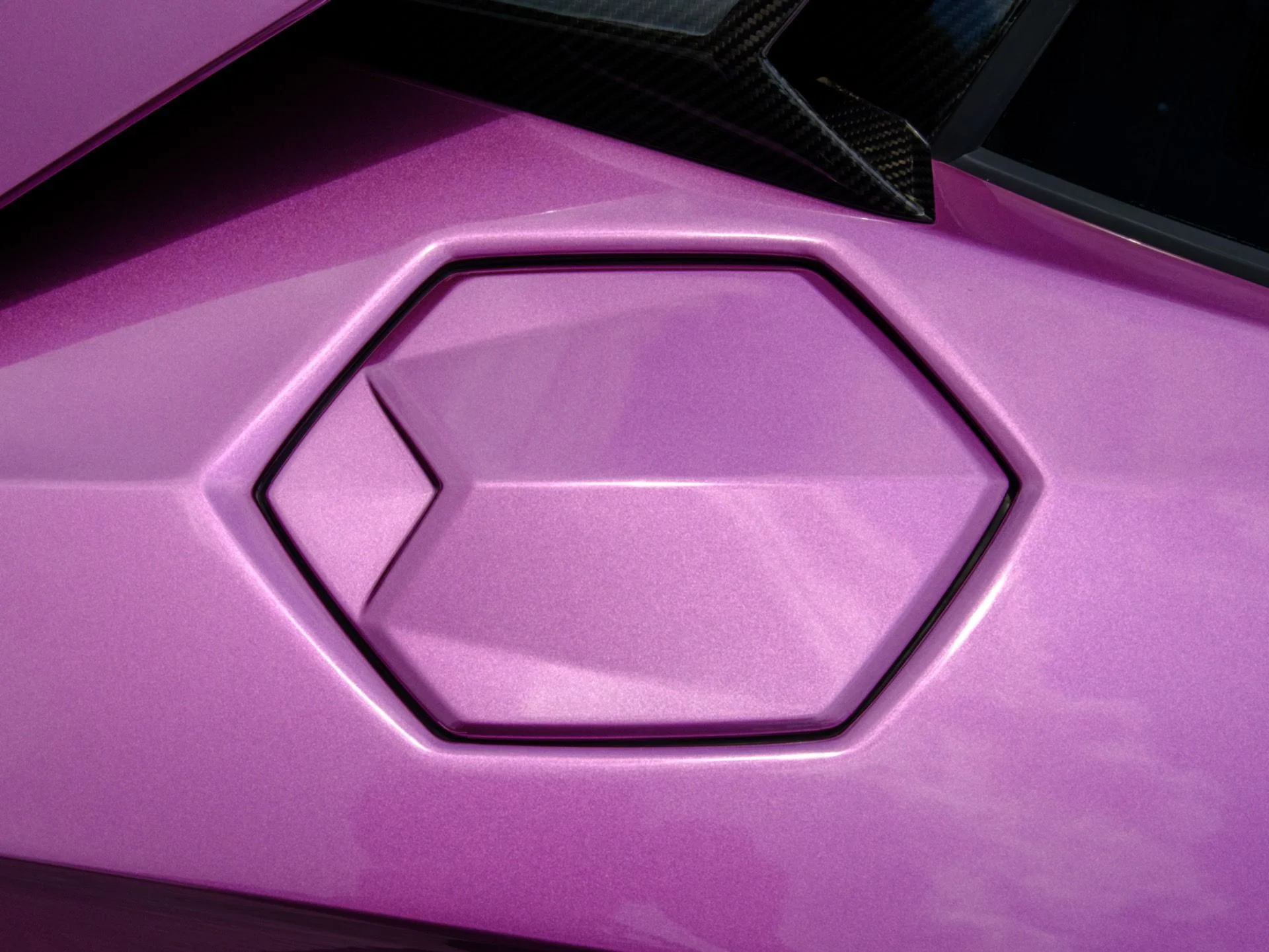 mph063_3872943382_Used_2018_Lamborghini_Aventador_S_1778520653_c56bbafc71