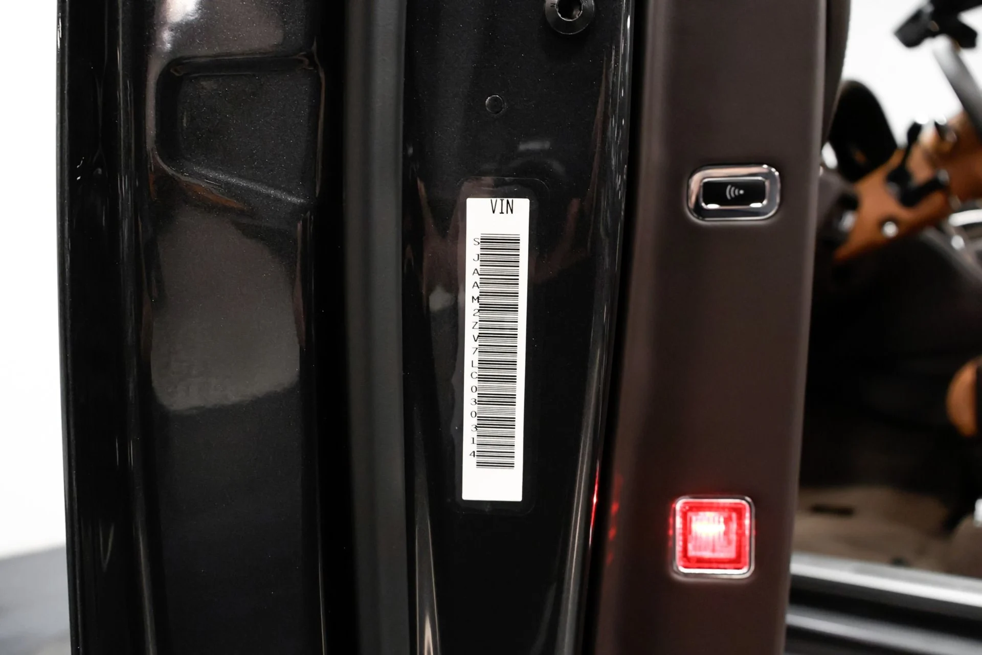 mph063_387298464_Used_2020_Bentley_Bentayga_V8_1761664862_b5d5e9670e