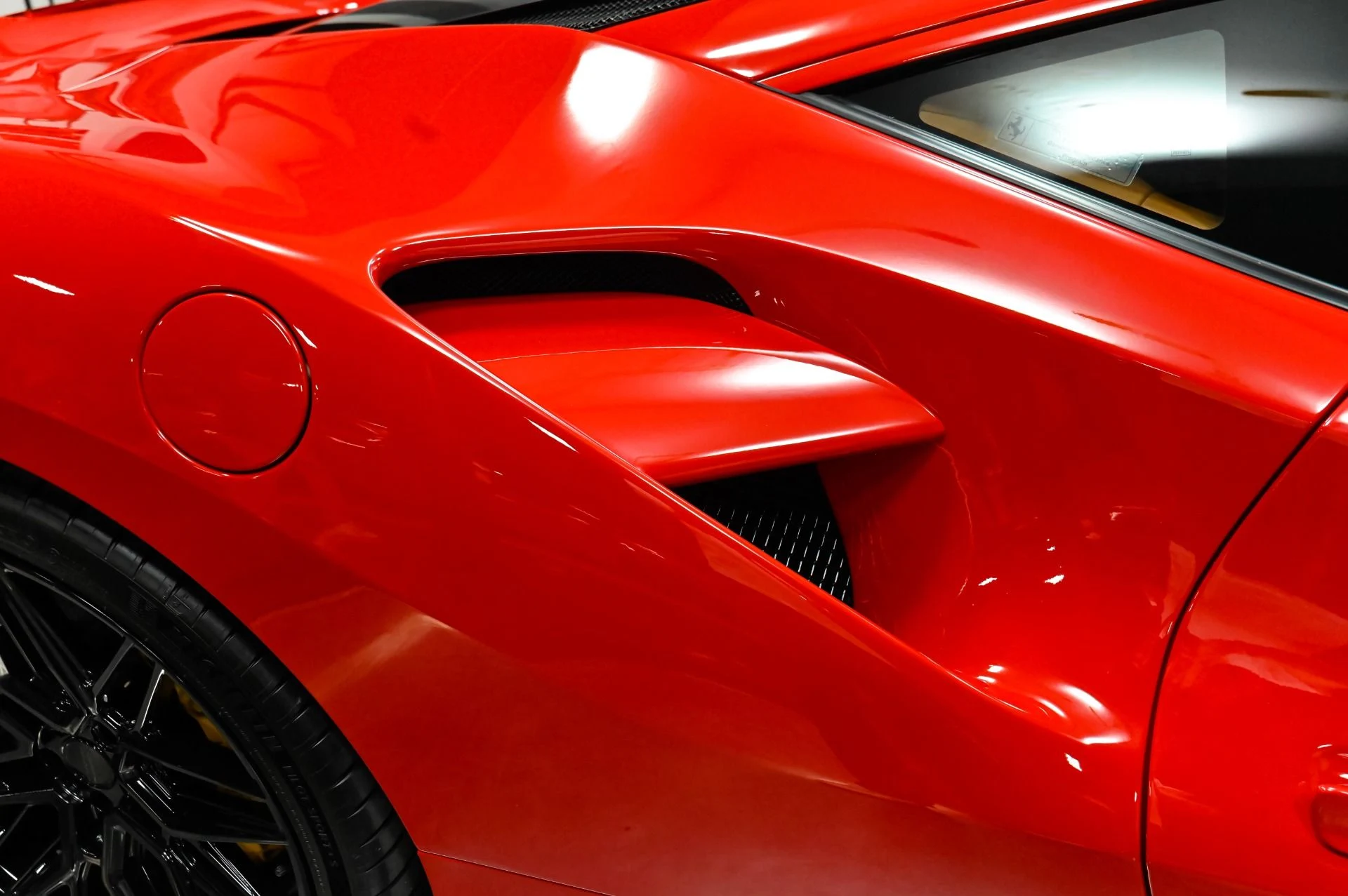 mph063_388325558_Used_2018_Ferrari_488_GTB_Base_1788410889_fcd192dfec