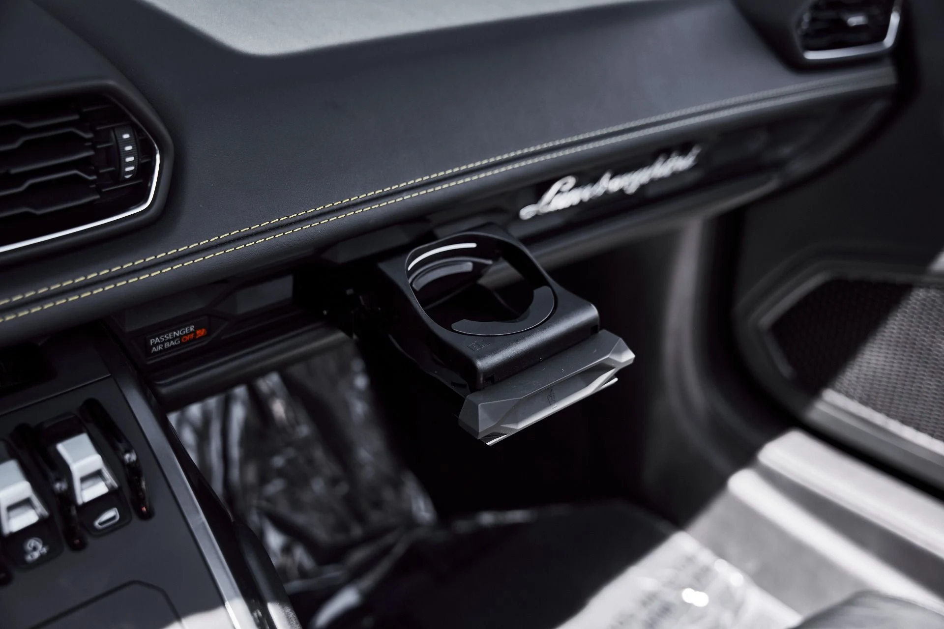 mph063_3923517641_Used_2023_Lamborghini_Huracan_EVO_Base_1776733491_0b0eeb67f0