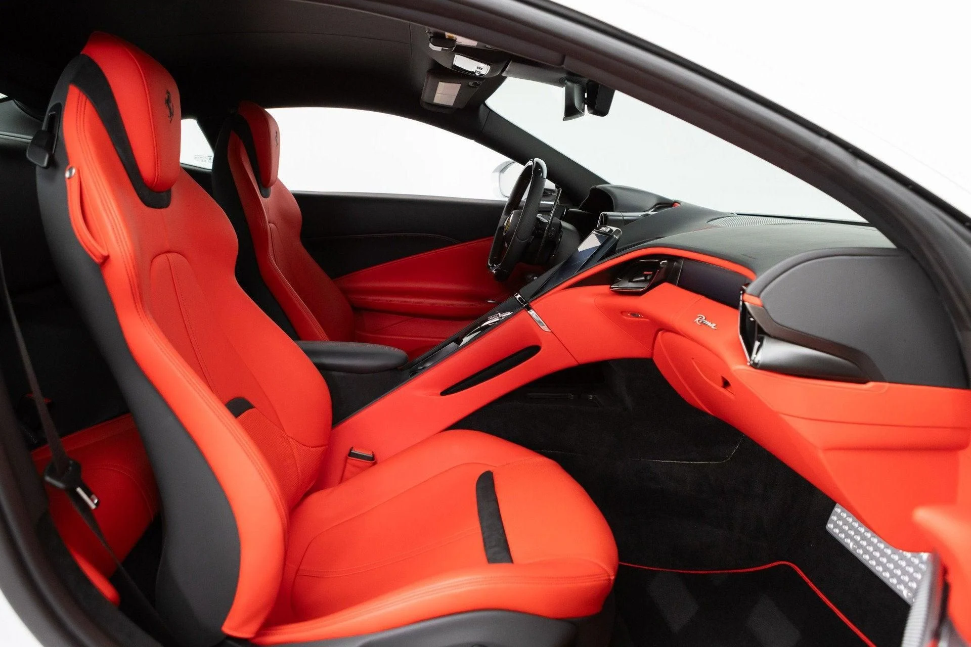 mph063_3953039668_Used_2024_Ferrari_Roma_1777368648_4d0771250f