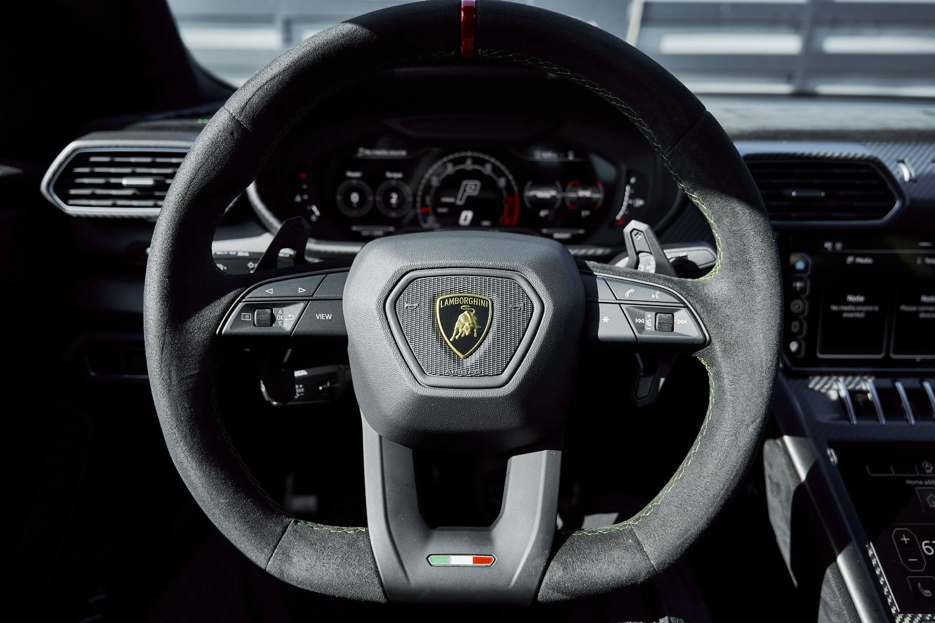 mph063_3972232094_Used_2024_Lamborghini_Urus_Performante_1770171921_ea1cd81a7a