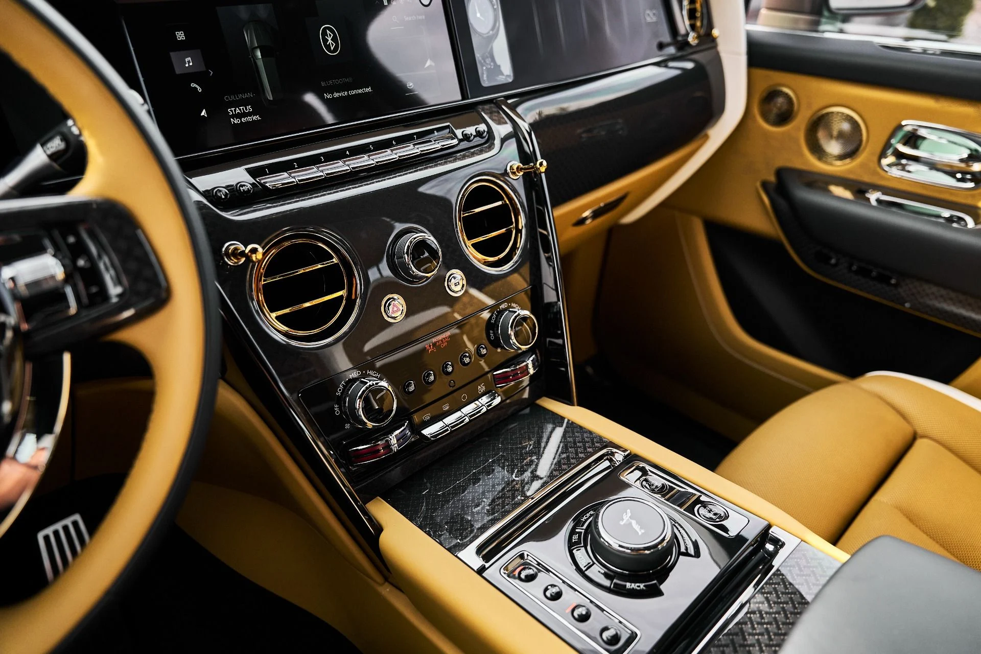 mph063_3986919211_Used_2026_Rolls_Royce_Cullinan_Black_Badge_1776556100_49709b6f43