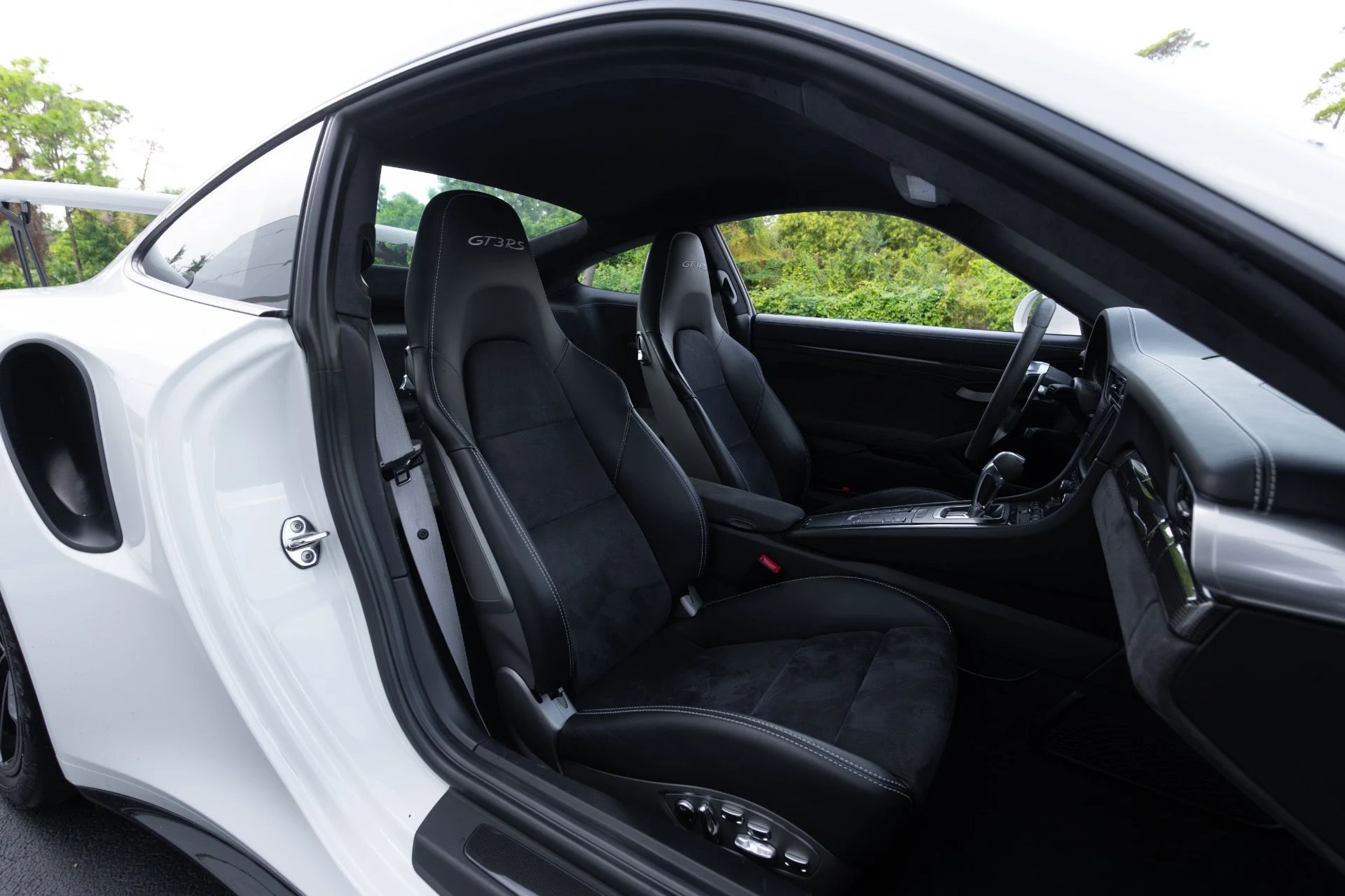 mph063_4007568234_Used_2016_Porsche_911_GT_3_RS_1761756649_485d2af4aa