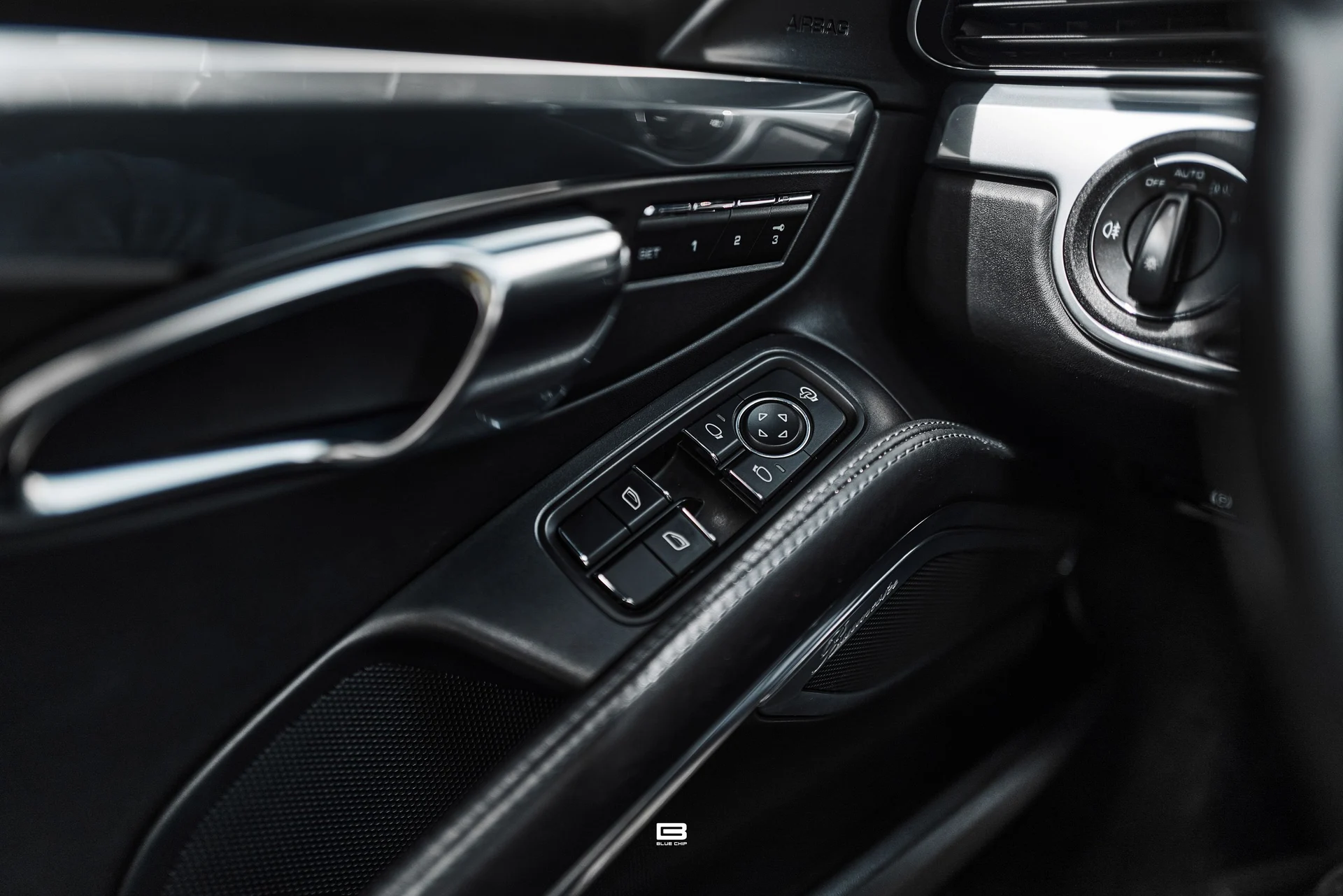 mph063_4011625205_69d84632d8c1e9ea33423586_L1210102_3326c4124b