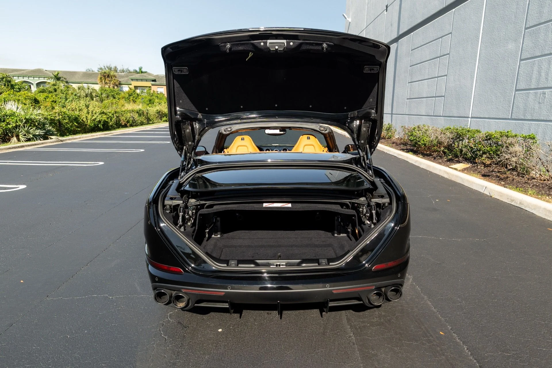 mph063_4049184358_Used_2017_Ferrari_California_T_1767065452_1724368c43