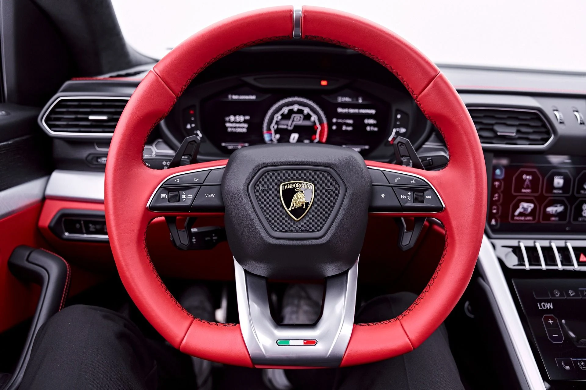 mph063_4082386300_Used_2019_Lamborghini_Urus_Base_1782948036_06e7a30932
