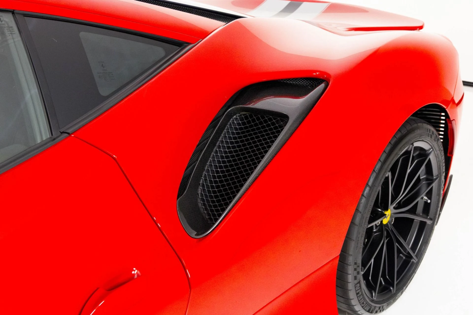 mph063_413280610_Used_2019_Ferrari_488_Pista_1761352057_dfce56bd5d