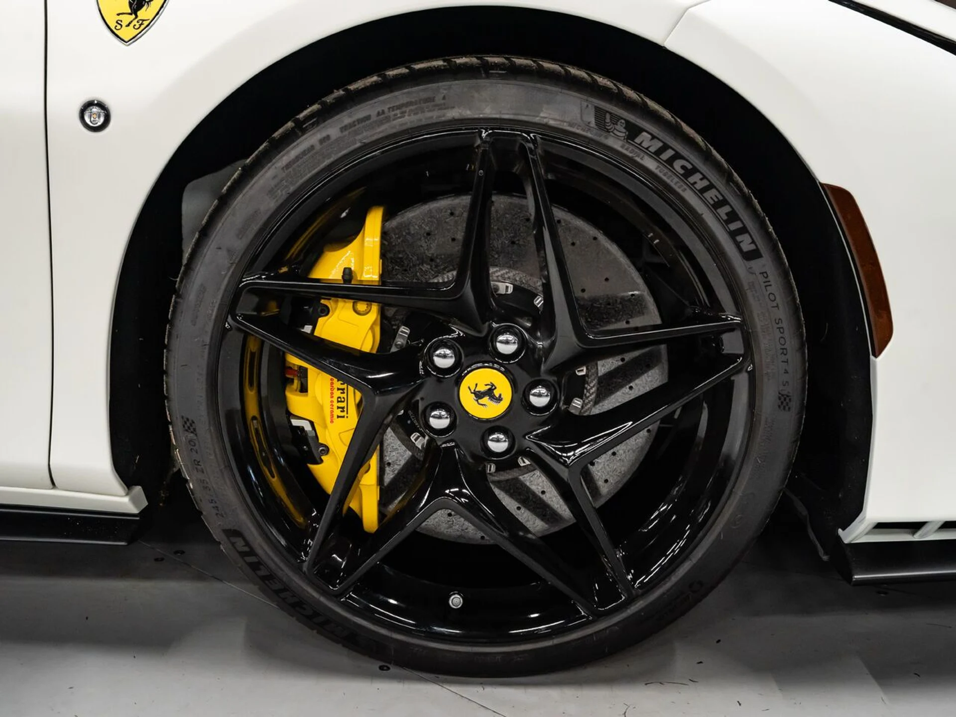 mph063_418687964_ferrari_f8_spider_2022_929fb61282