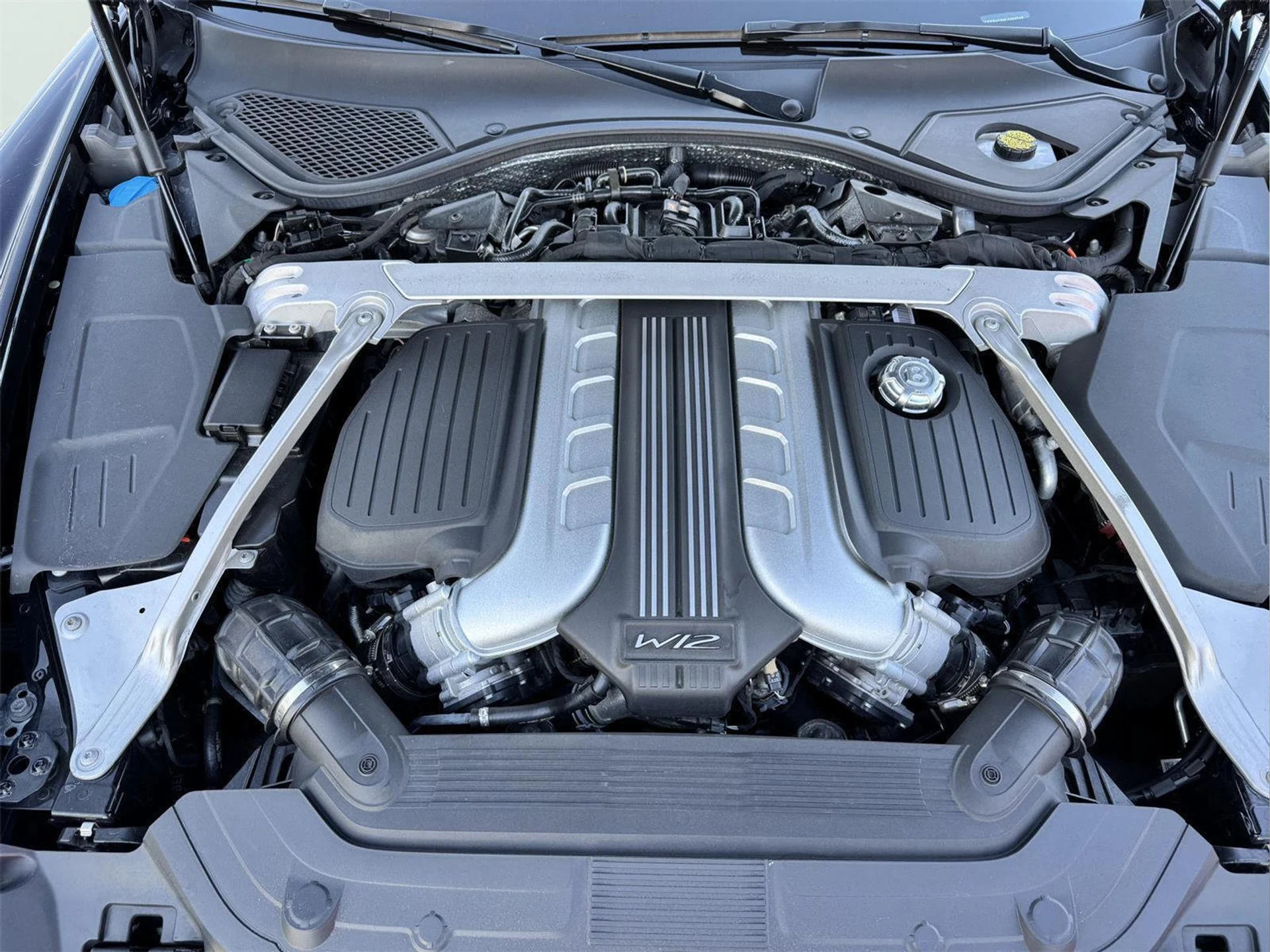 mph063_4191143552_ade5284a5ca2e694f9ea0d7629424b05_6564807300