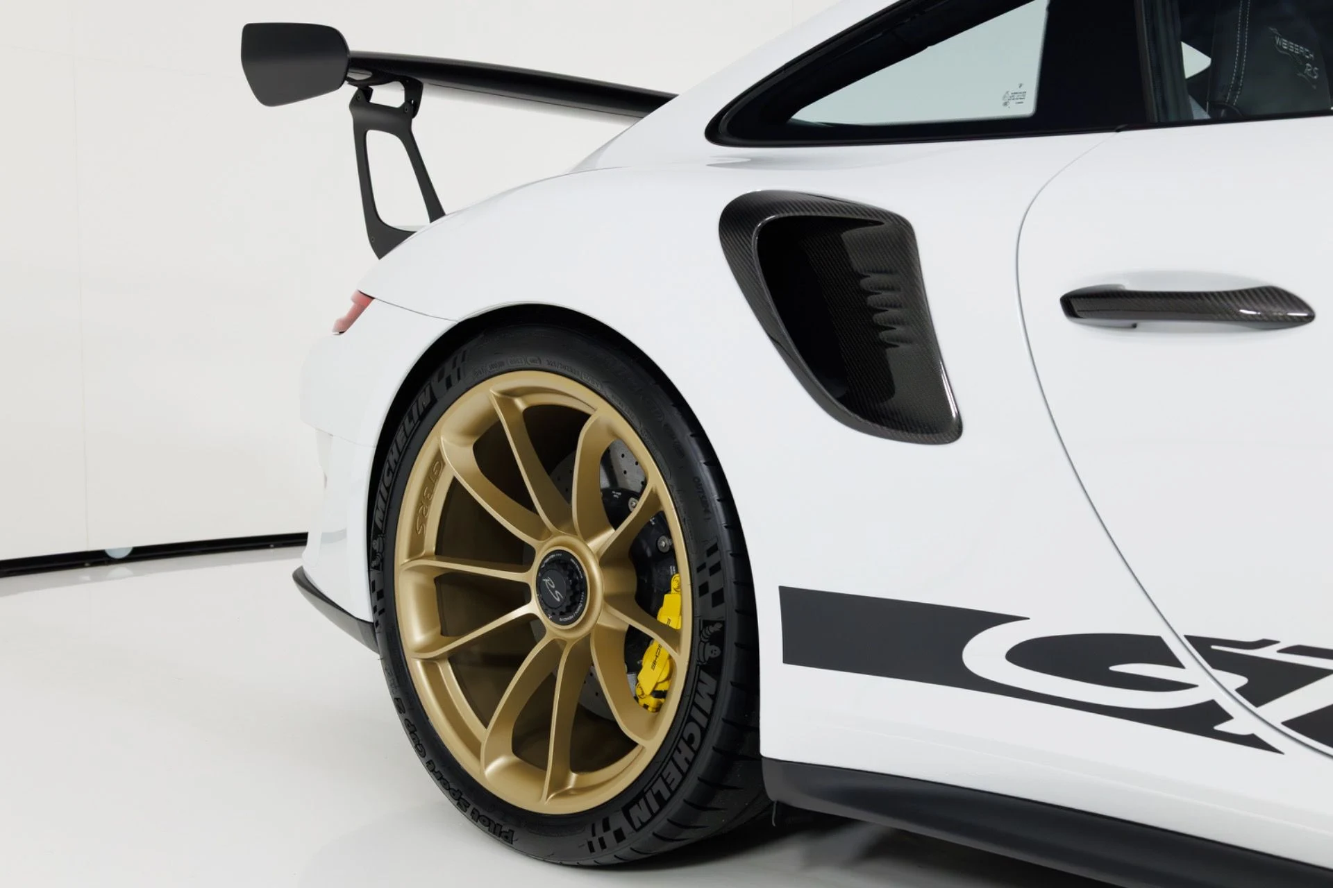 mph063_4222762875_Used_2019_Porsche_911_GT_3_RS_1774651741_f2e57bde0d