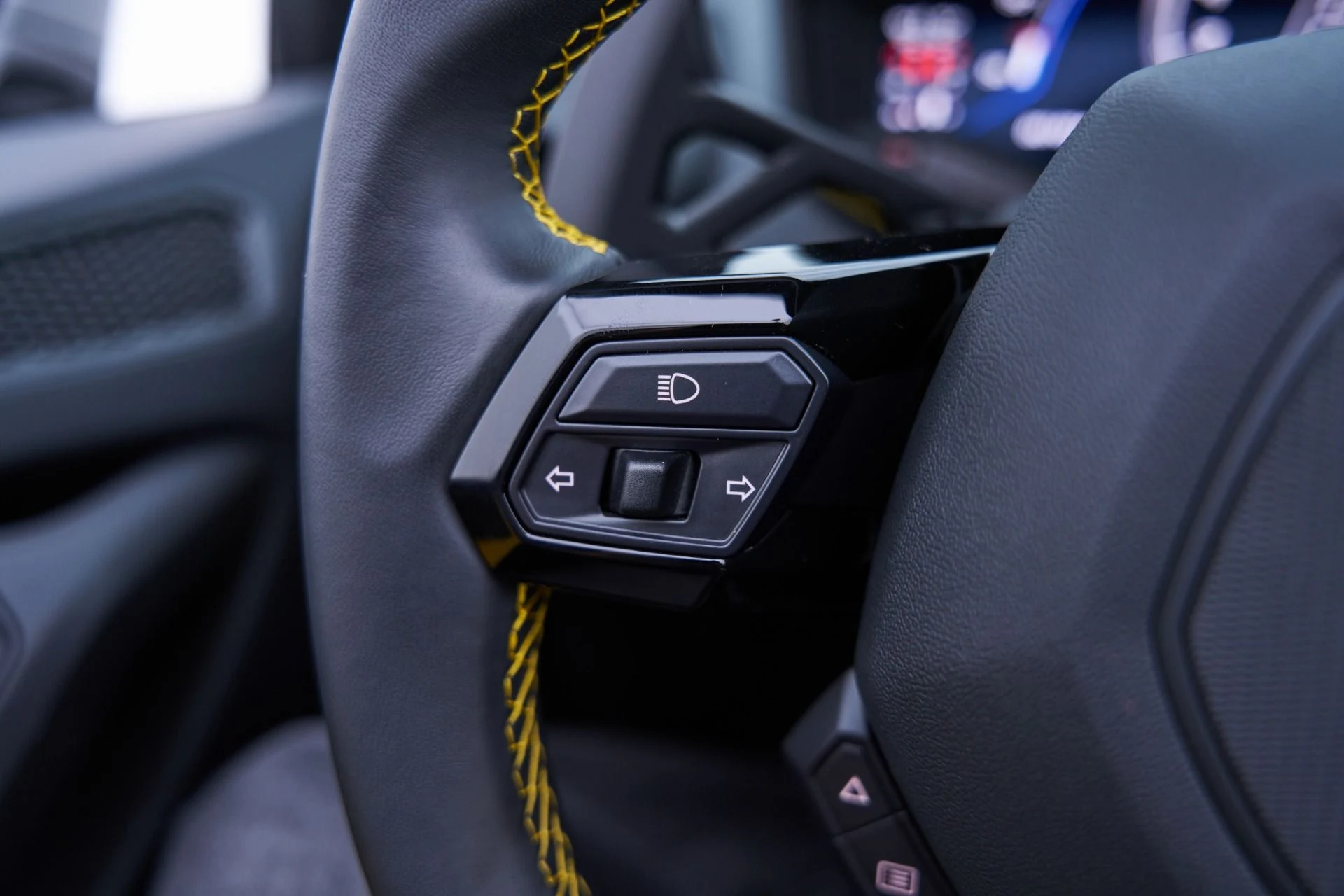 mph063_424007090_Used_2024_Lamborghini_Huracan_1793135620_91e916a153