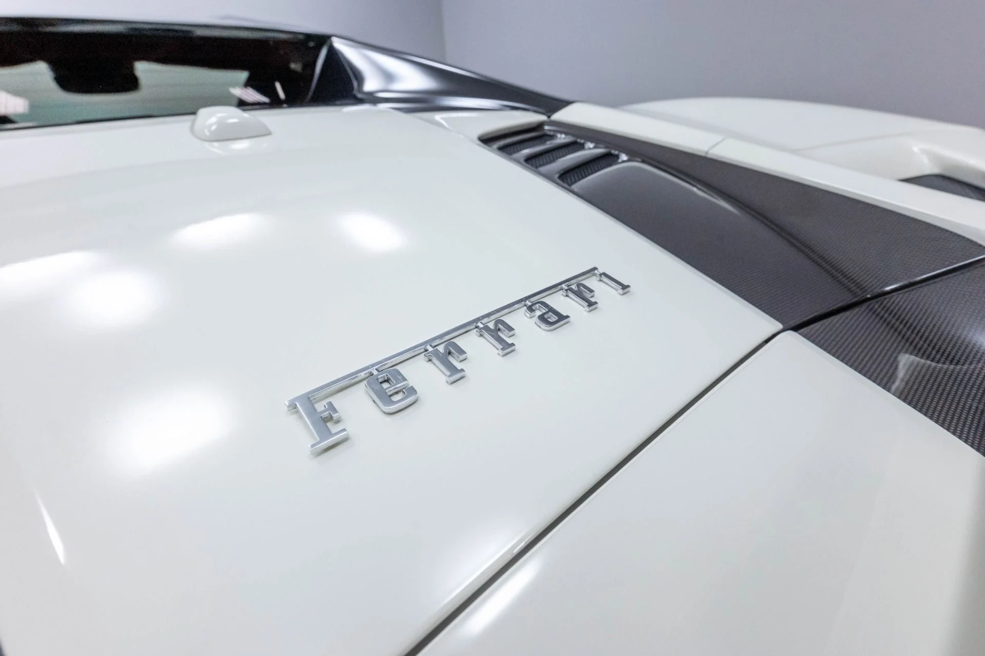 mph063_4248350113_Used_2021_Ferrari_F8_Spider_Base_1786140517_47d1ff3a3c
