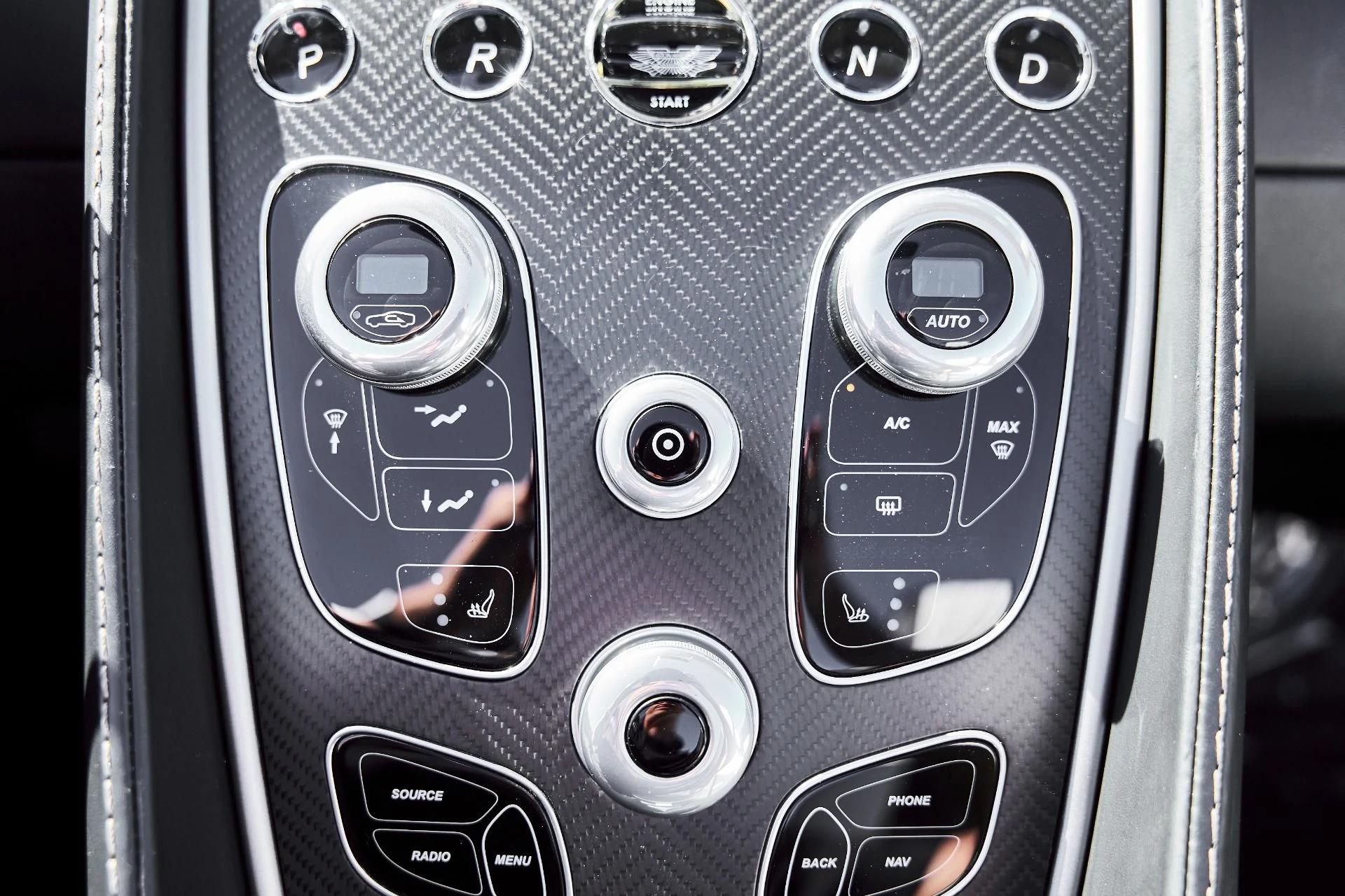 mph063_4248983927_Used_2017_Aston_Martin_Vanquish_Volante_1773797539_9628ece8d8