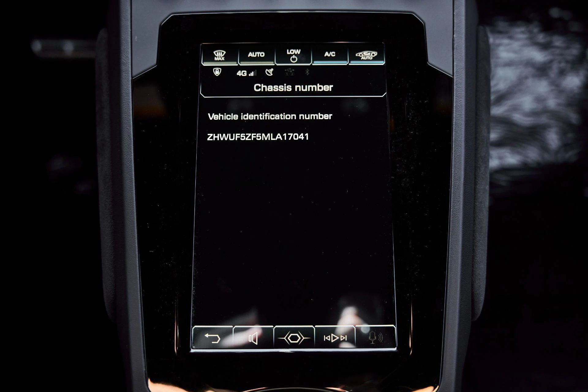 mph063_427560578_Used_2021_Lamborghini_Huracan_EVO_Base_1774405049_85fa728c1f