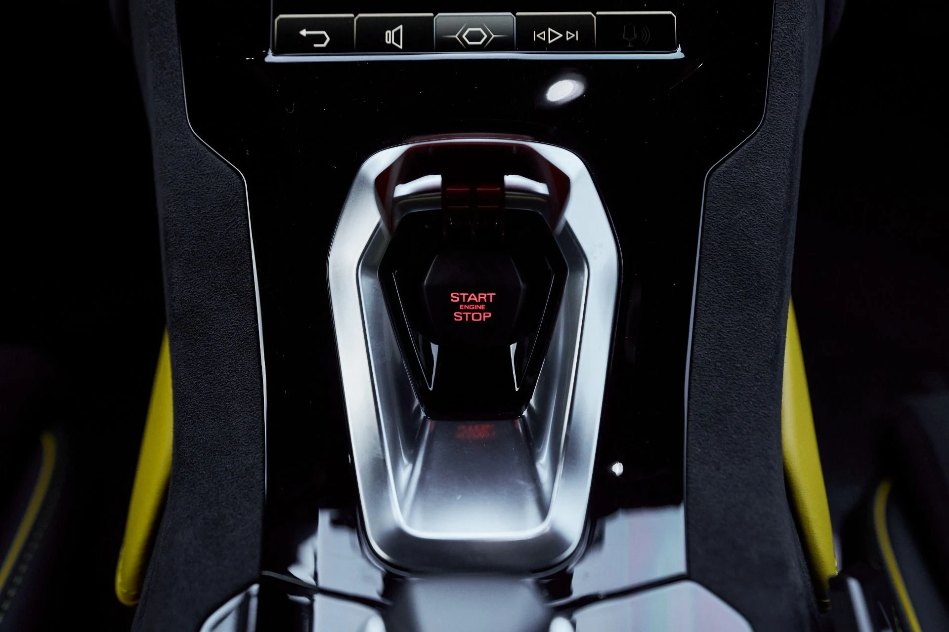 mph063_4287300357_Used_2023_Lamborghini_Huracan_Tecnica_Base_1765333587_4155c8f1f5