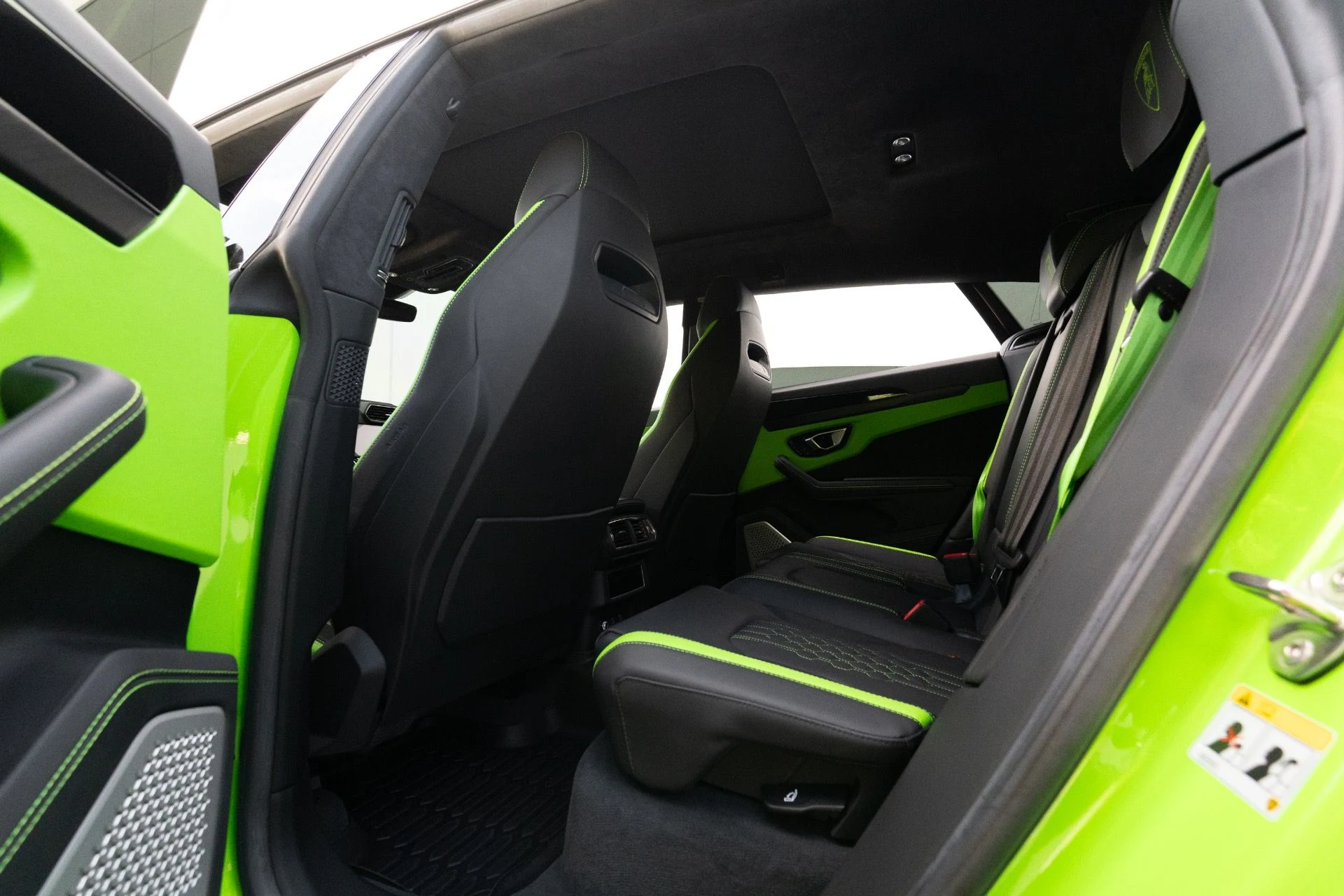 mph063_456996871_Used_2023_Lamborghini_Urus_S_1755804892_d6c087f4c2