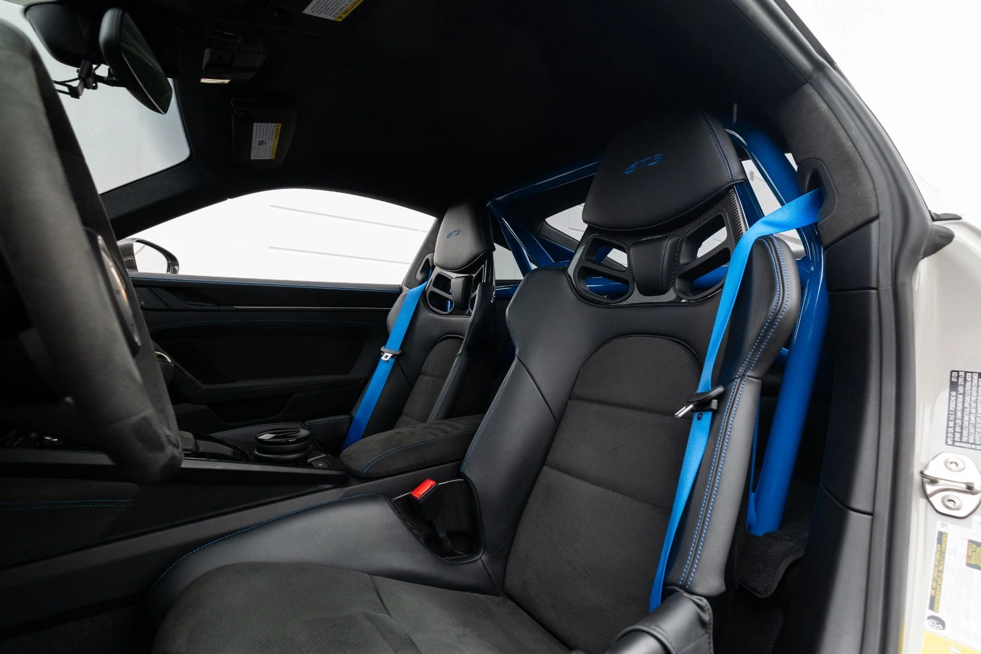 mph063_467135764_Used_2024_Porsche_911_GT_3_1768339122_818c5b83e3