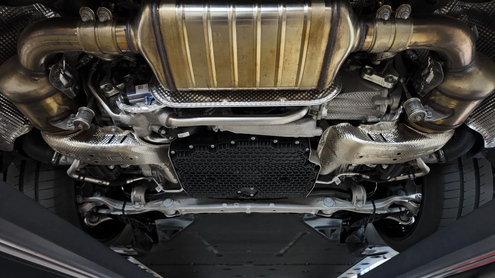 mph063_471625739_Used_2024_Porsche_911_Turbo_S_1755109284_e800fa3ae2