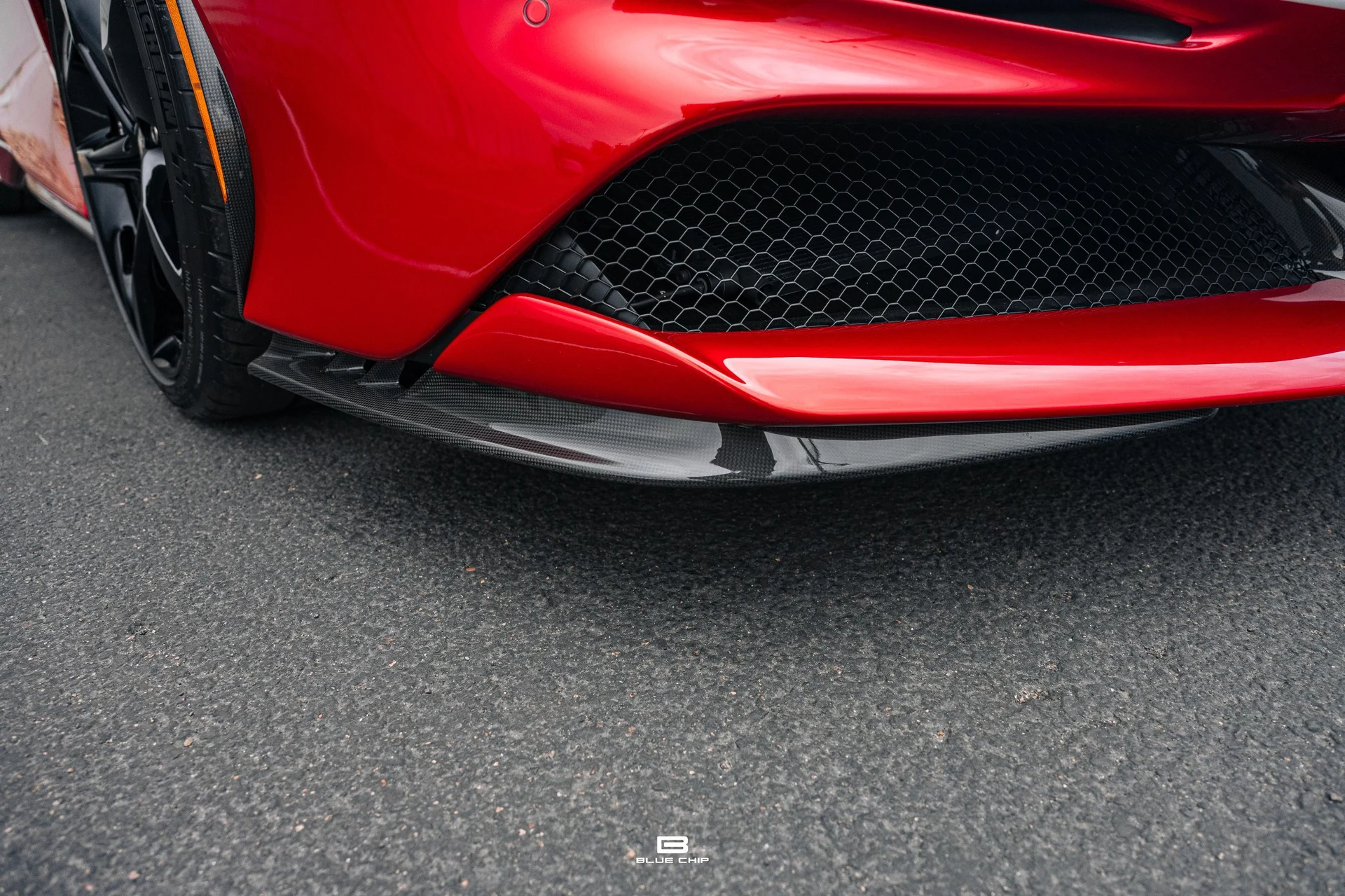 mph063_51077242_6a6a857e24231c43334c0b1f_23796_202025_20_Ferrari_20_SF_90_20_Spider_20_Roso_20_Magma_64_511c8432dc