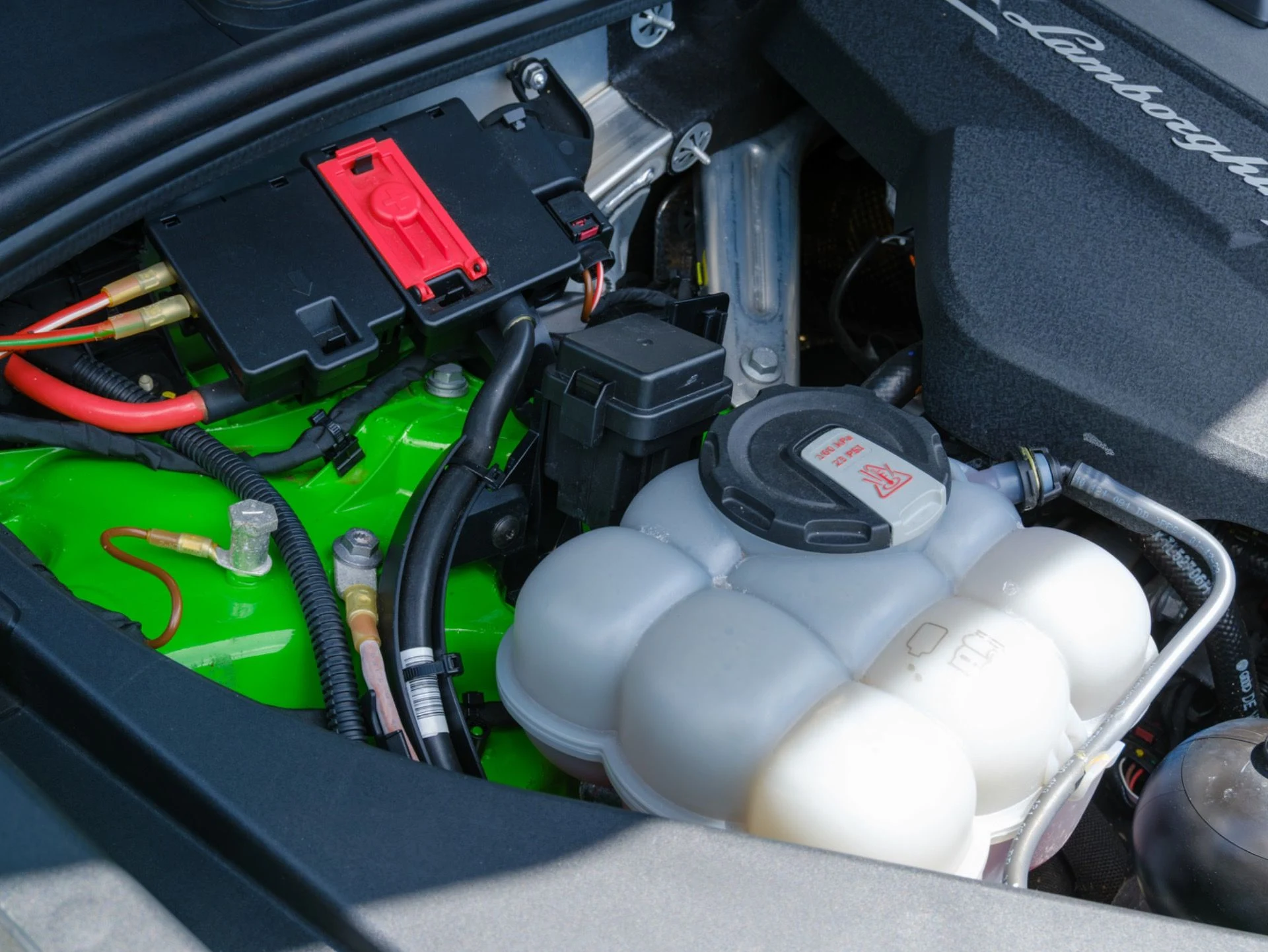 mph063_511497584_Used_2024_Lamborghini_Urus_S_1775489545_e6c4fc95b3