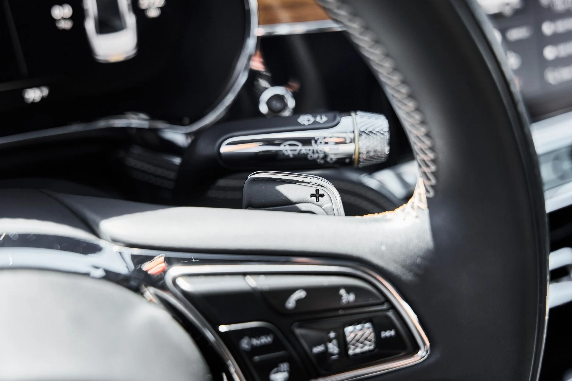 mph063_540120283_Used_2024_Bentley_Flying_Spur_1782150743_770773f32d
