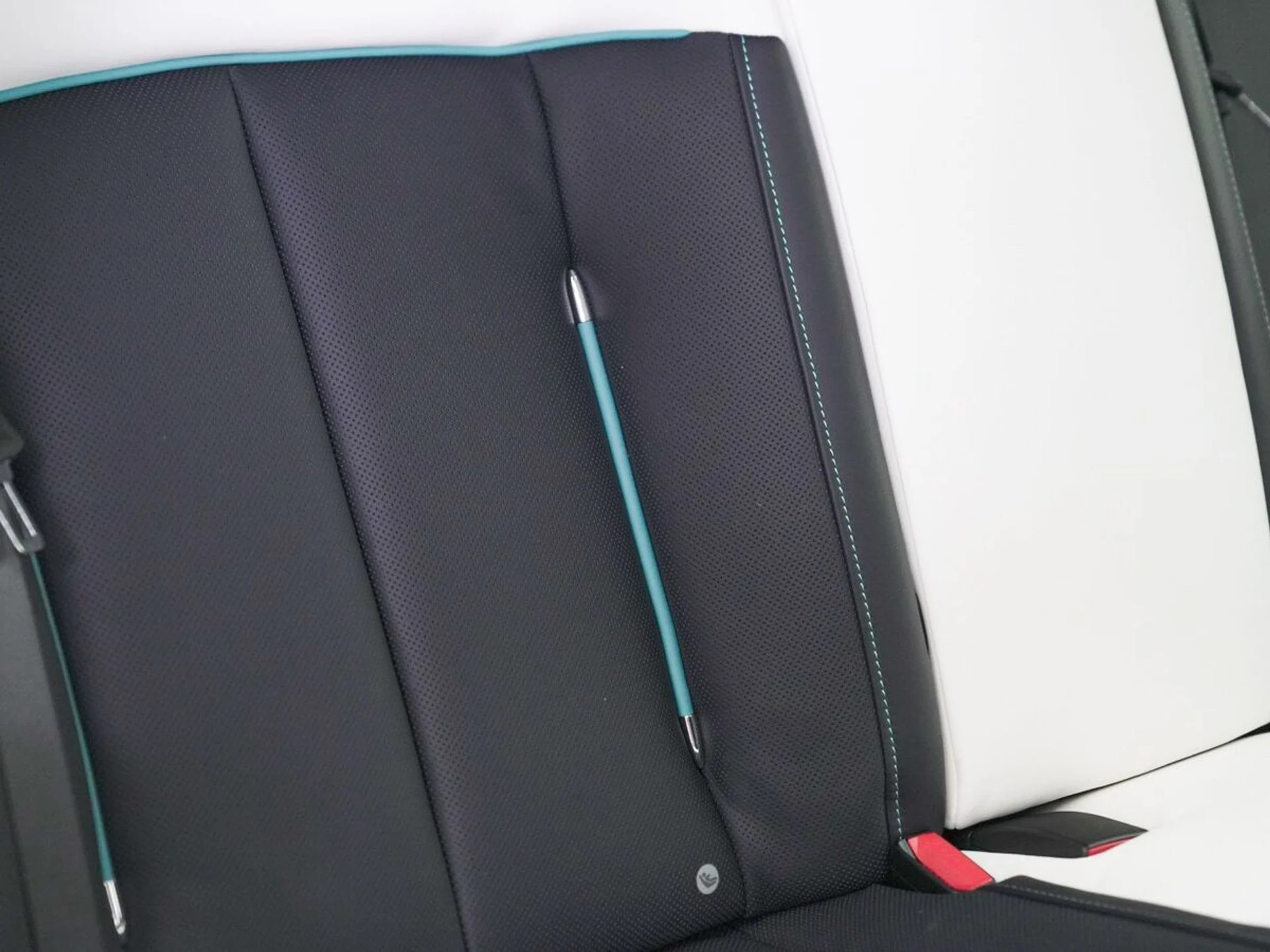 mph063_569677436_lw7xi2ht3dc572t3tgj6d8dty186_9a154a179f