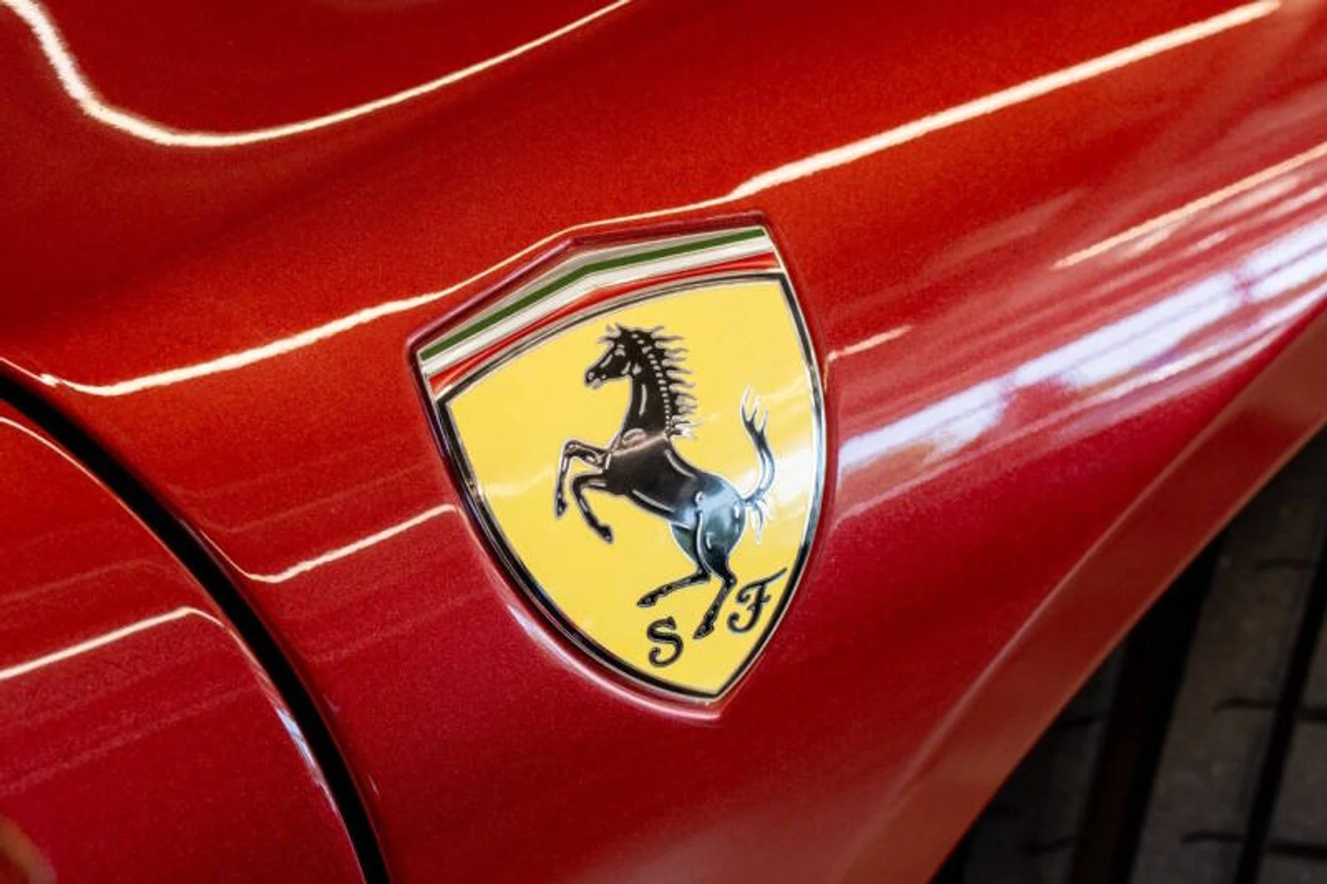 mph063_622097332_2025_ferrari_296_gtb_base_2dr_coupe_cb03017e9d