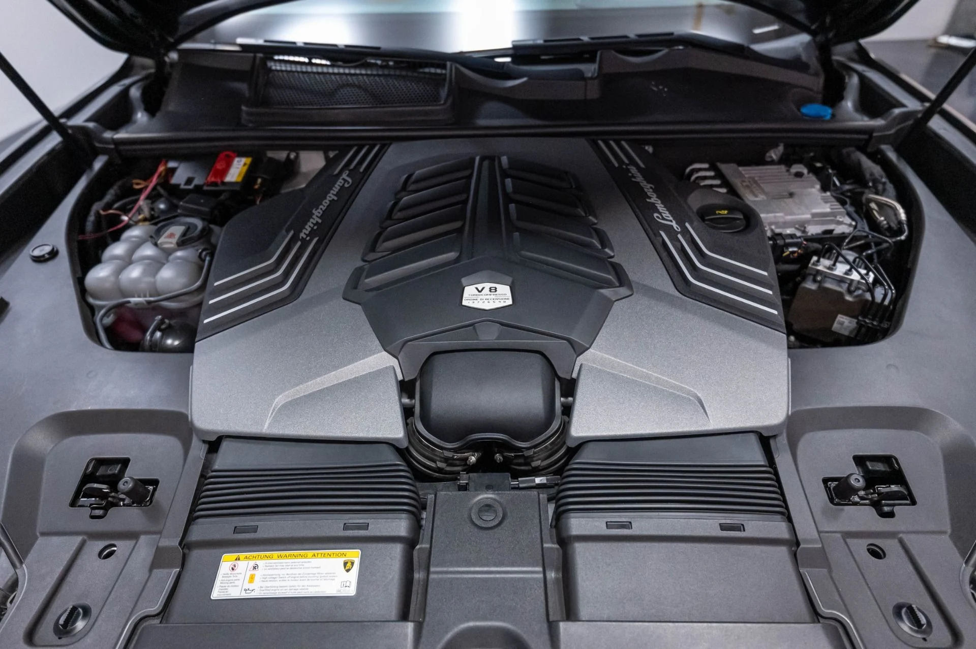 mph063_662650344_Used_2019_Lamborghini_Urus_1786985122_88cf861c56