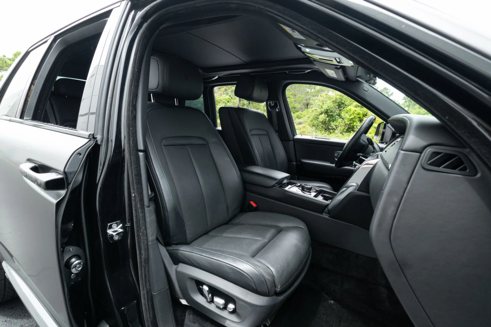 mph063_68334842_Used_2020_Rolls_Royce_Cullinan_1775753700_cfd1d8a1c4