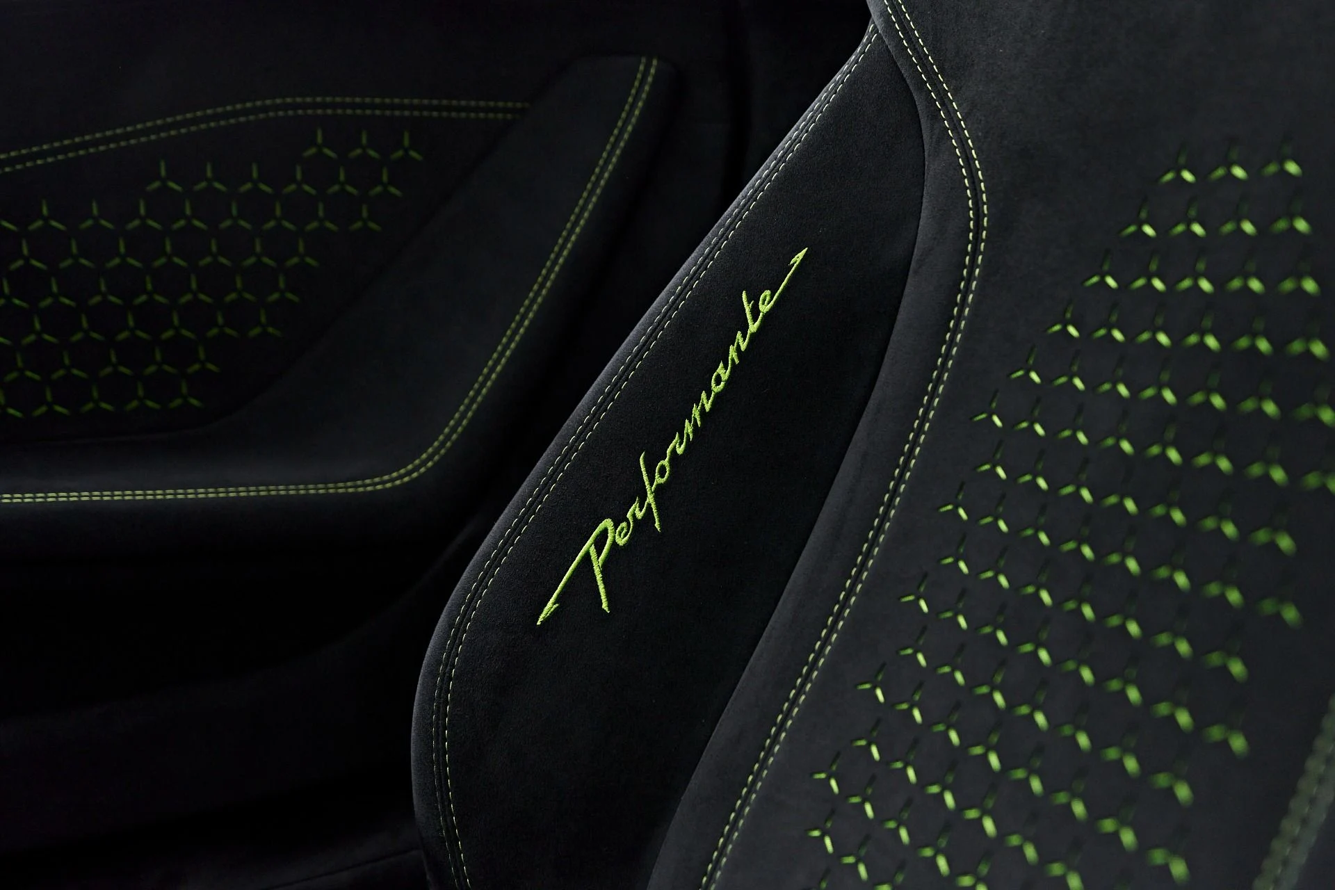 mph063_691589173_Used_2019_Lamborghini_Huracan_Performante_1757626102_9c46ecf0f2