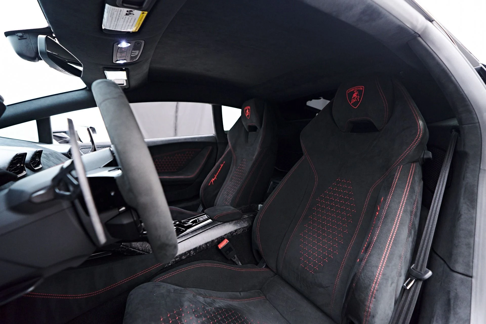 mph063_731219541_Used_2018_Lamborghini_Huracan_Performante_1761069218_b1fcbd33f7