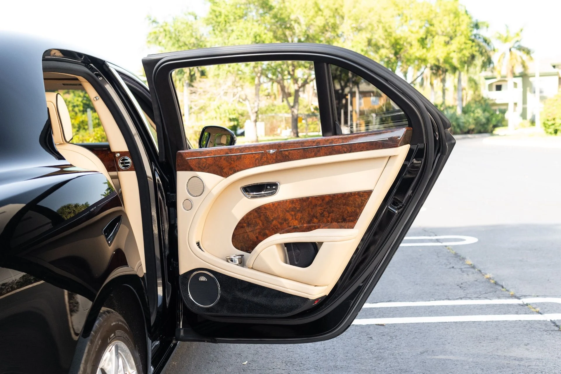 mph063_739078396_Used_2014_Bentley_Mulsanne_1774576298_79b06f0602