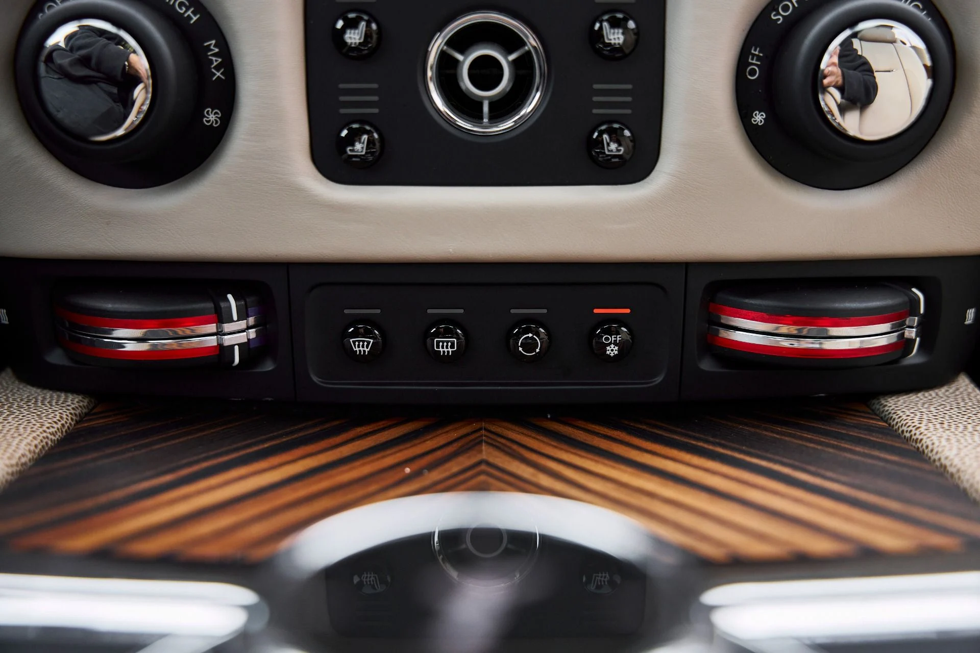 mph063_754087321_Used_2014_Rolls_Royce_Wraith_Base_1767151063_904681ff02