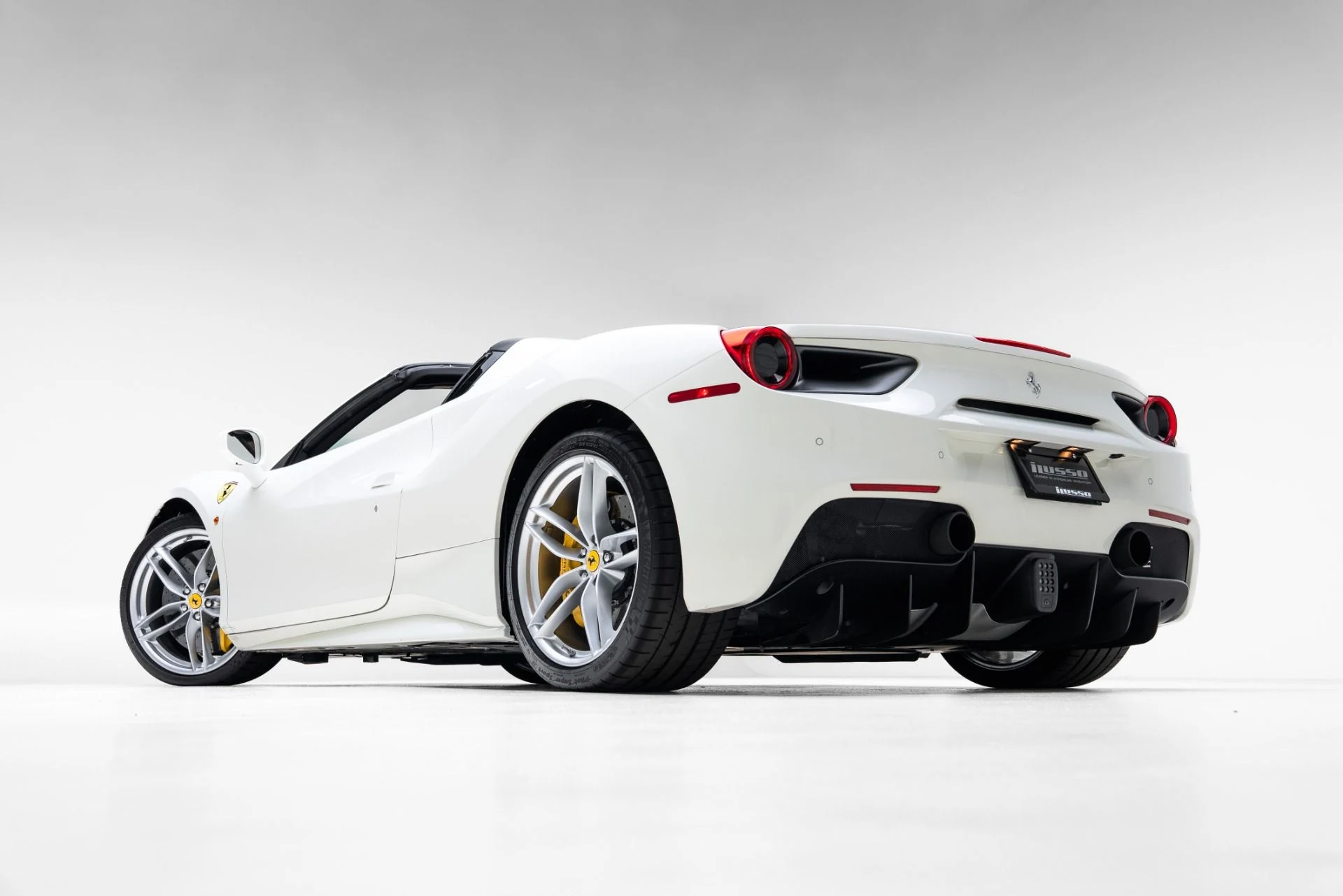 mph063_778660138_Used_2018_Ferrari_488_Spider_1774383930_fb5e74e452