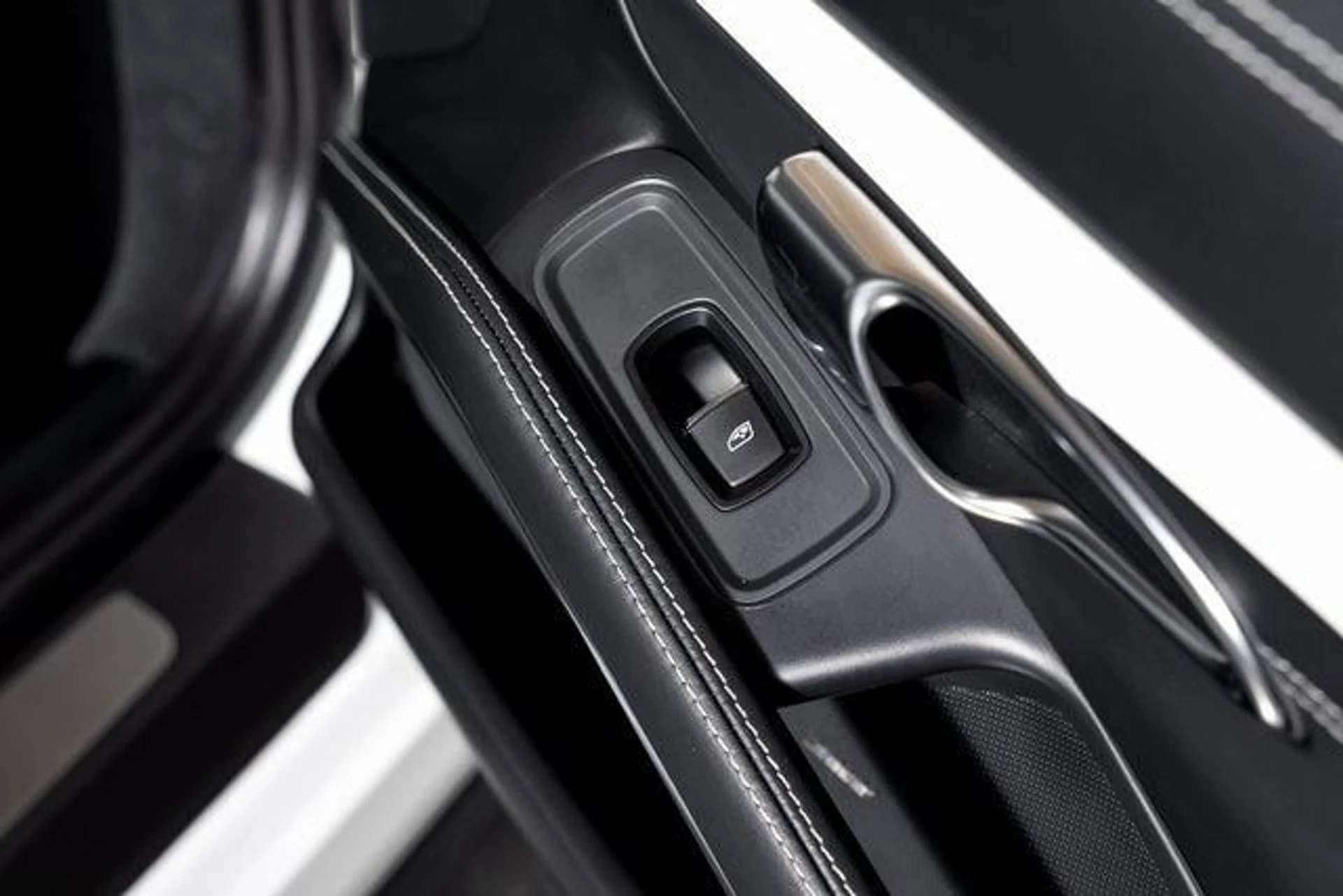 mph063_835517437_e1d9722f09e0841e82f299d294f324dax_1f7c446b81