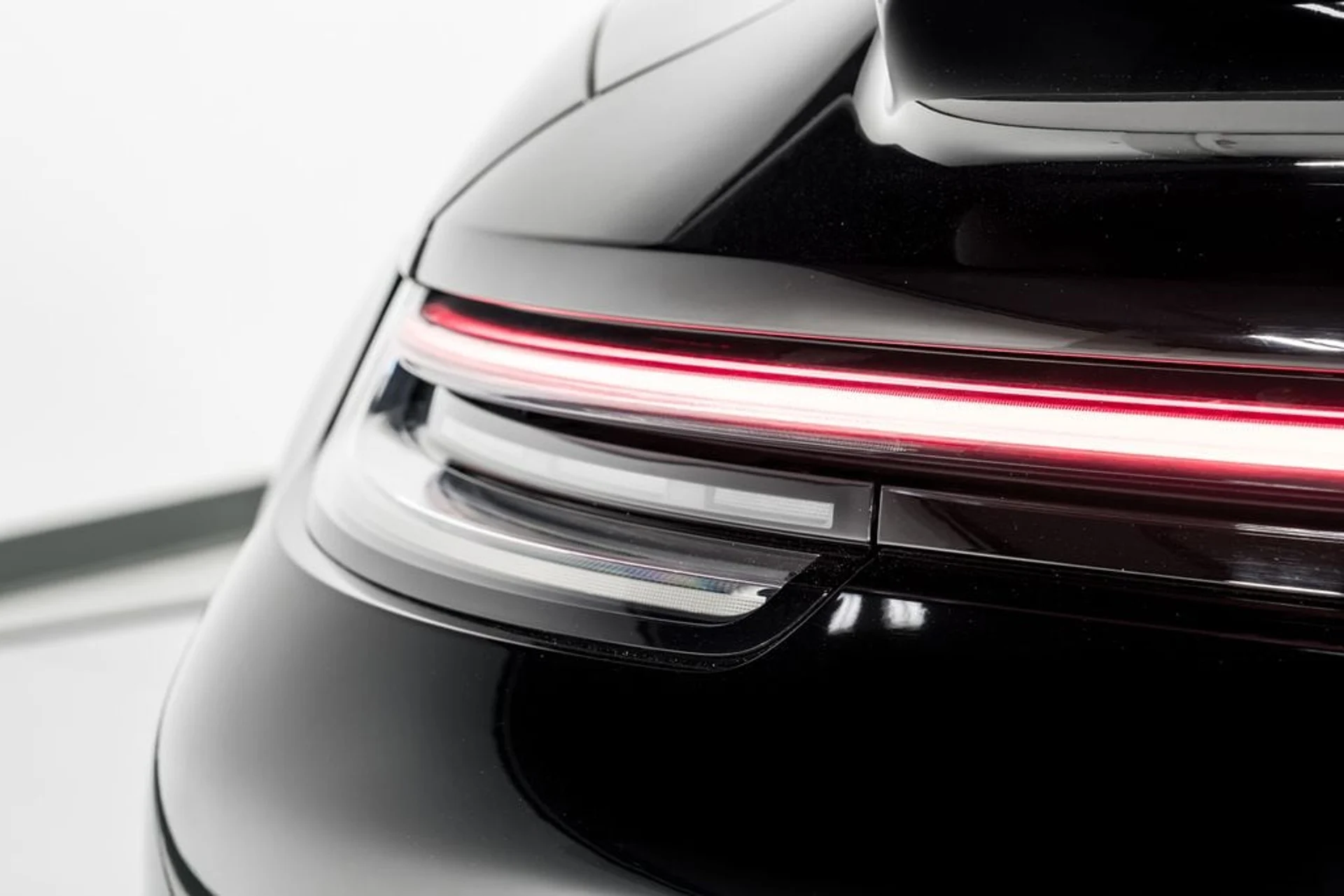 mph063_851250704_beecb6ef42b1b56125328dee24622b1ex_61610916ab