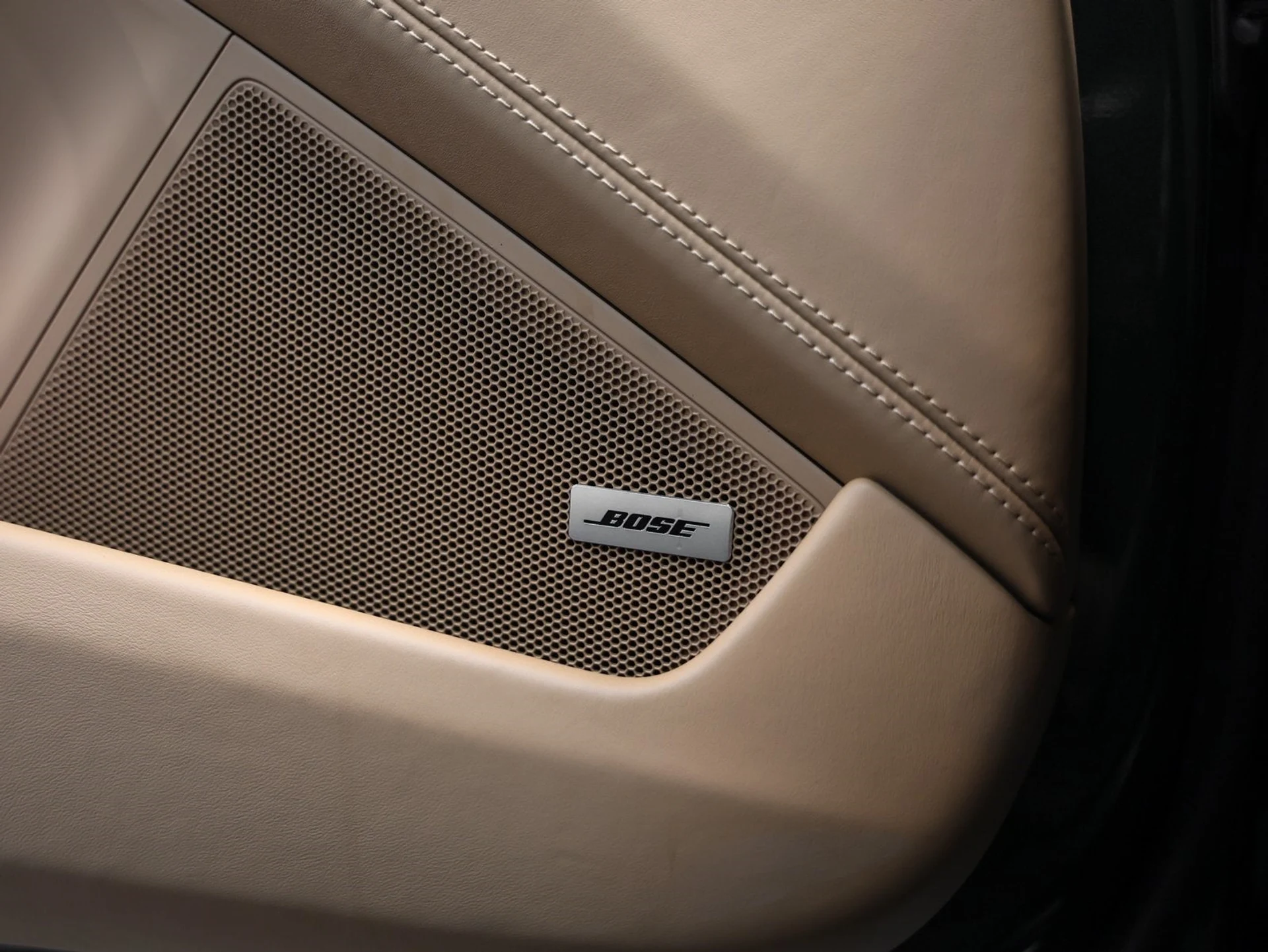 mph063_927571053_64_e9e51c604e