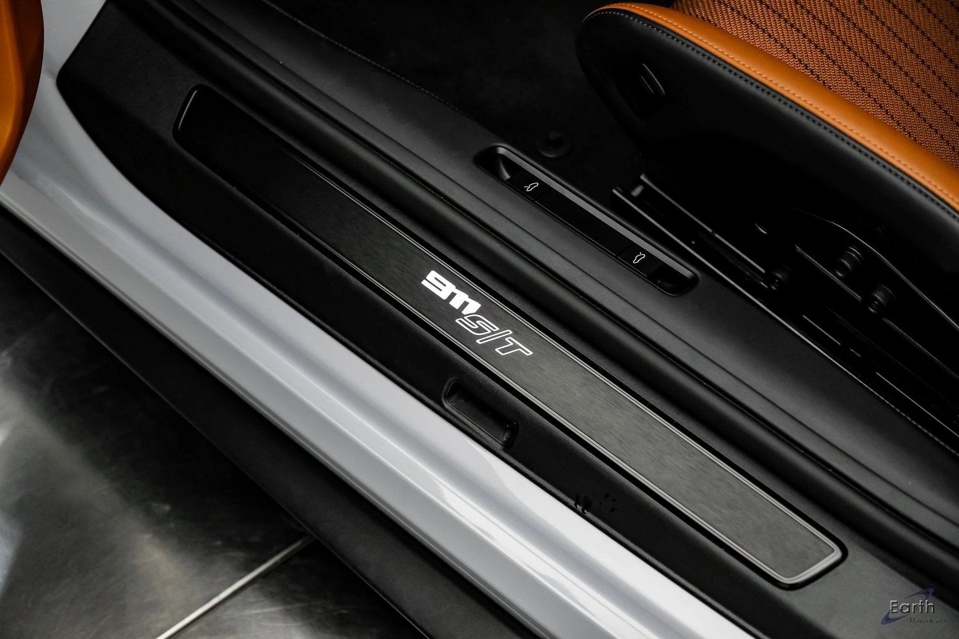 mph063_942159099_6b0fd830ea91192d4aa047211b246f16x_c7ab314400