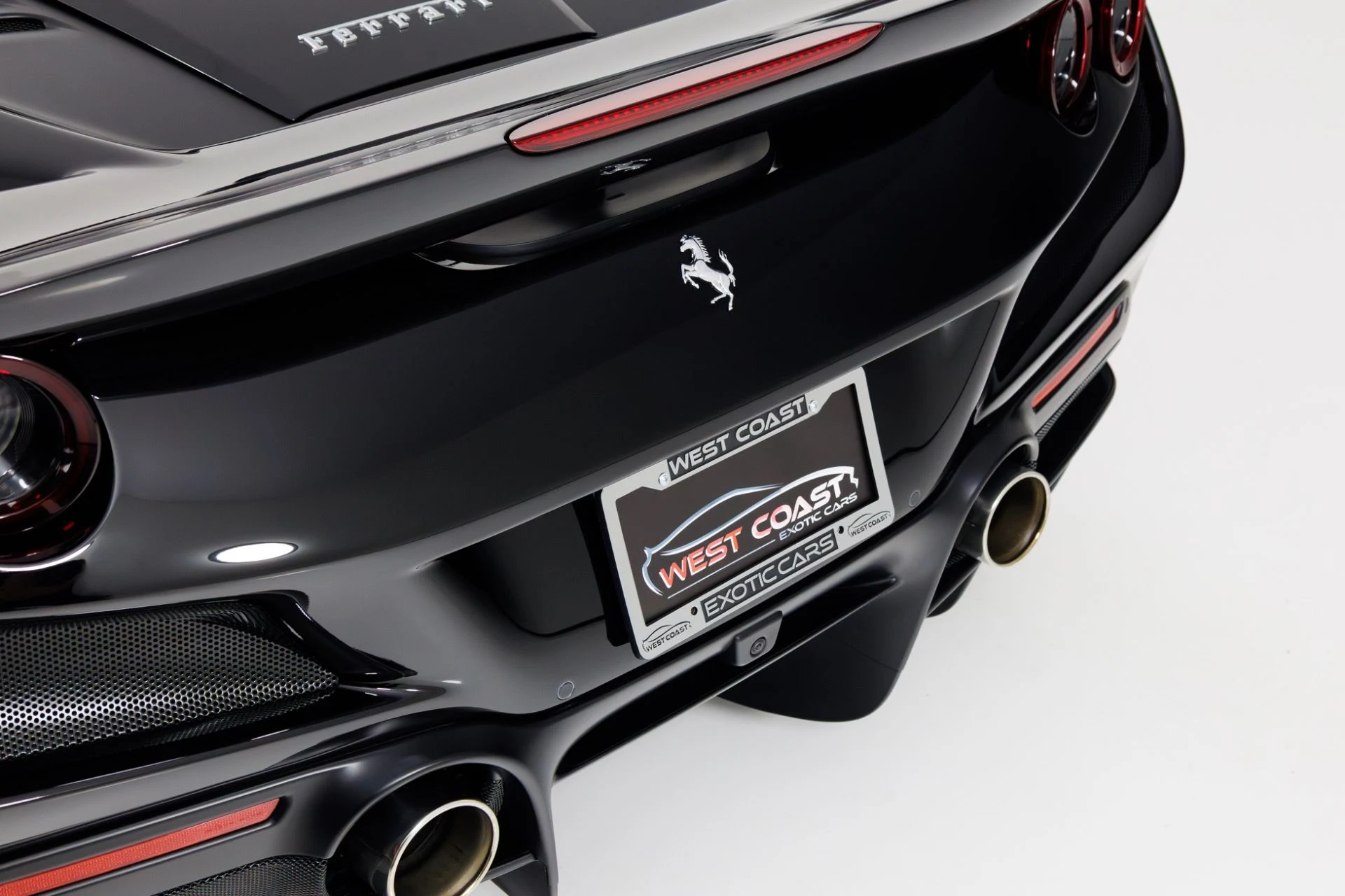 mph063_952242780_Used_2022_Ferrari_F8_Spider_1769204220_581ad98ee6