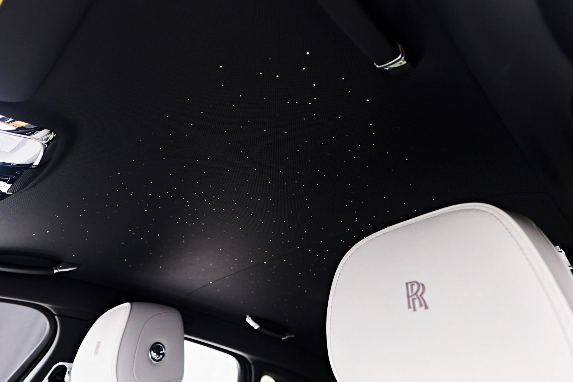 mph064_1001628399_Used_2024_Rolls_Royce_Ghost_Base_1752169894_3940039083